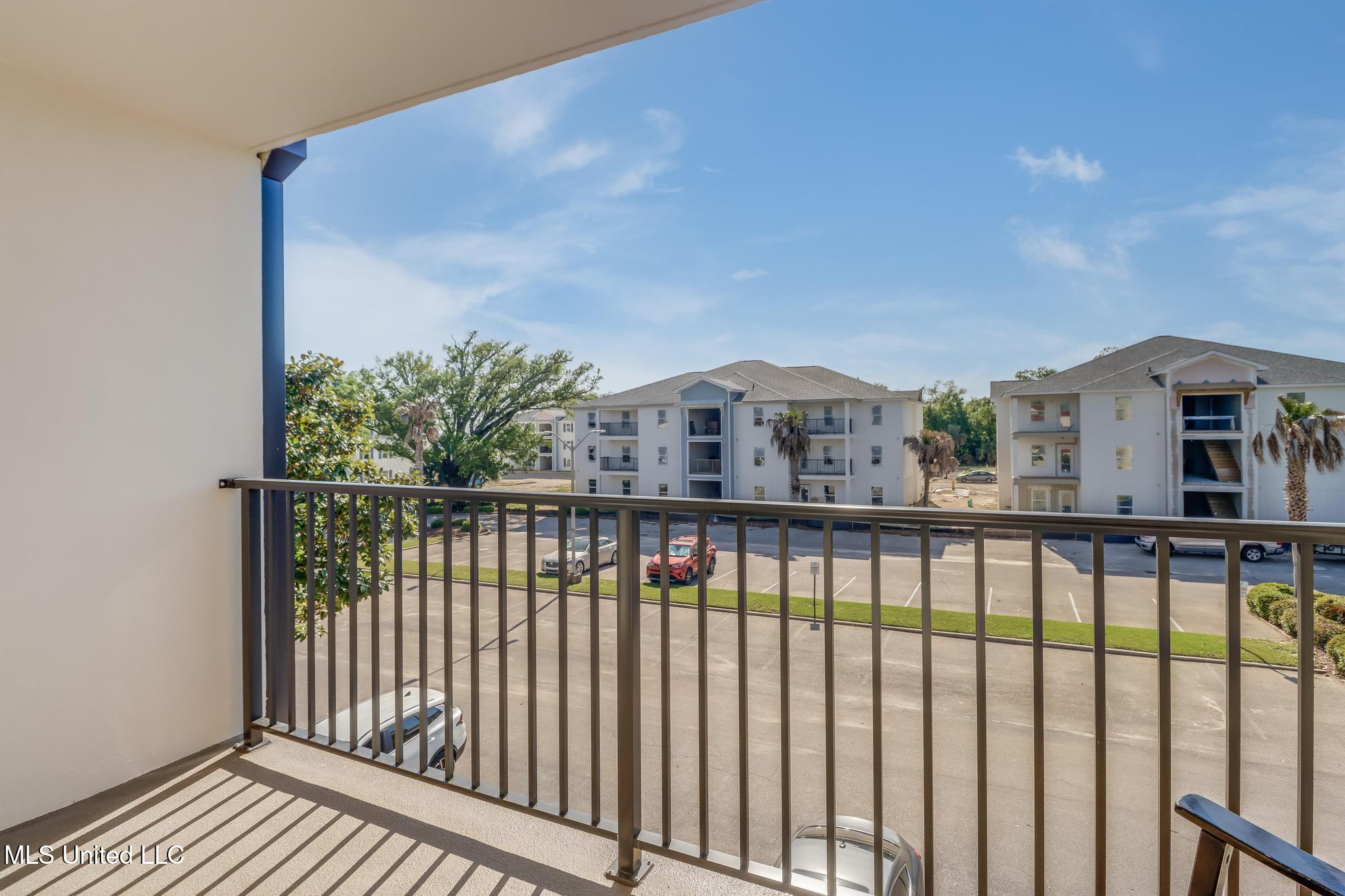 2046 Beach Boulevard Property Photo 13