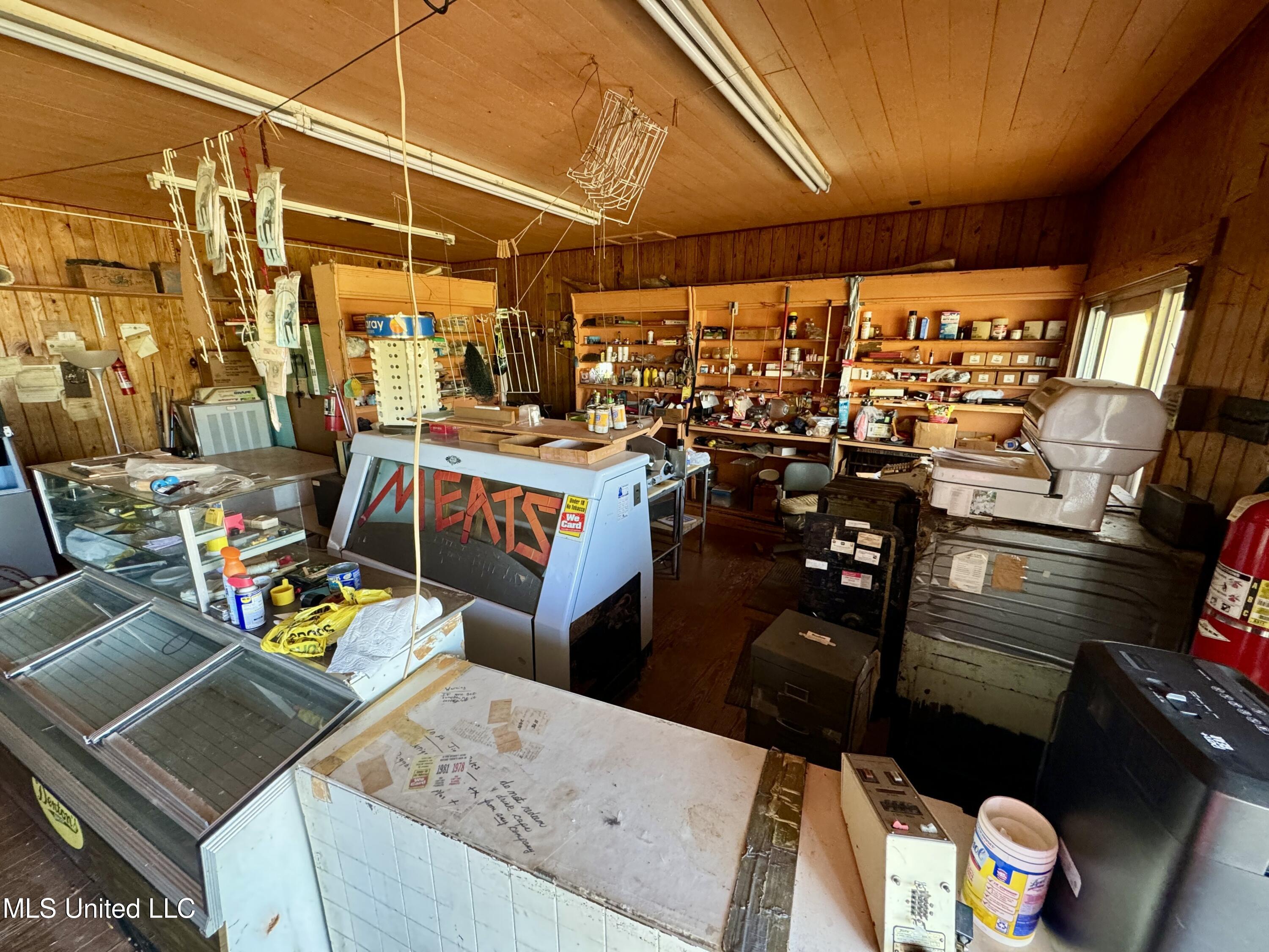 17965 Highway 61 Property Photo 4