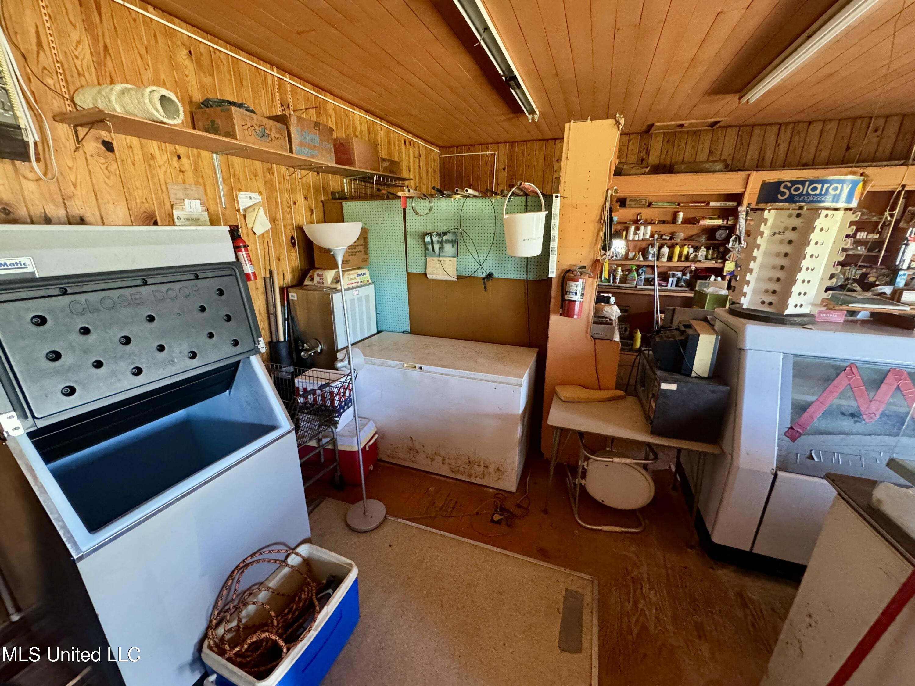 17965 Highway 61 Property Photo 7