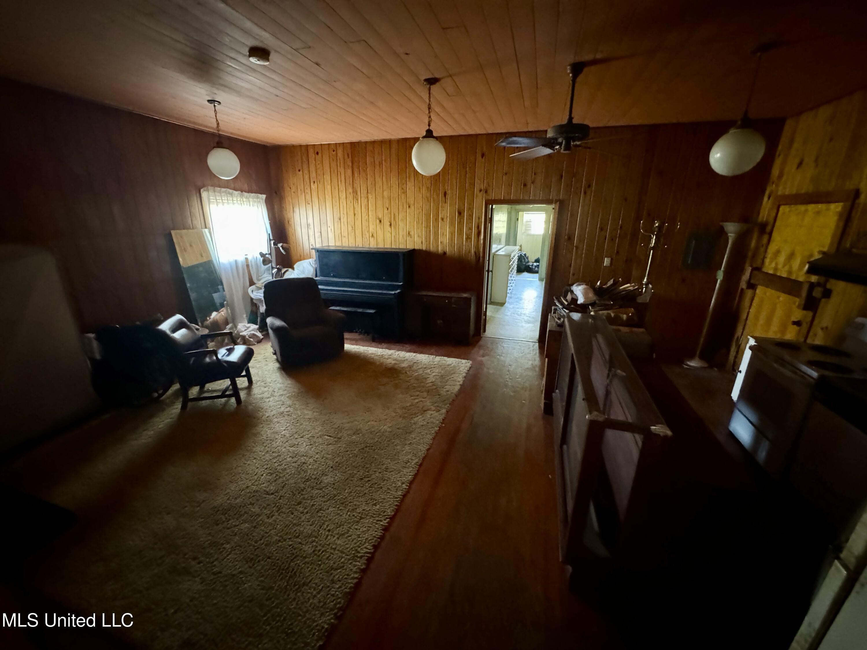 17965 Highway 61 Property Photo 8