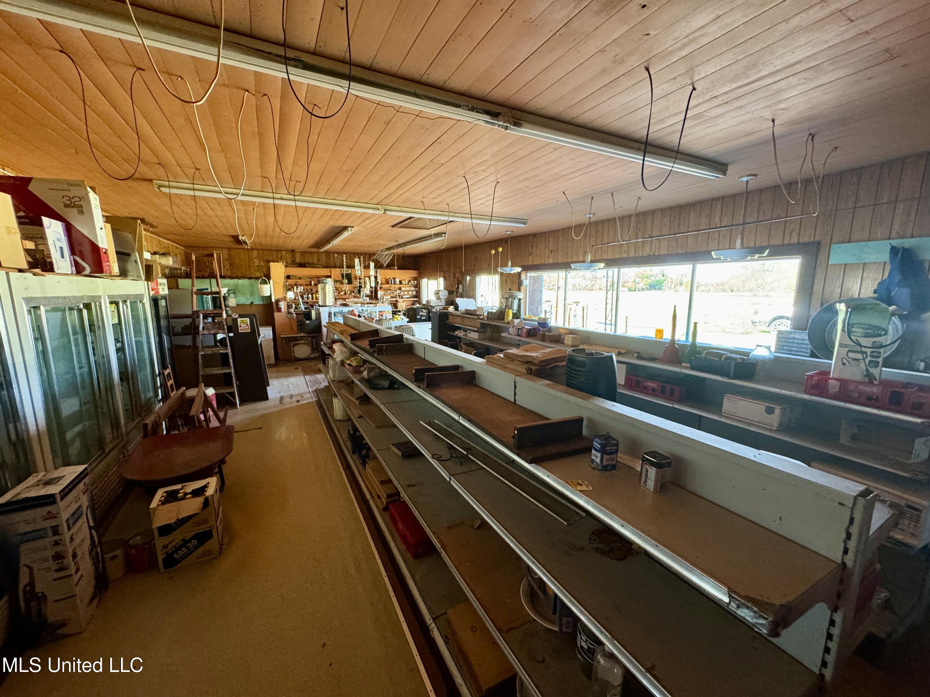 17965 Highway 61 Property Photo 14