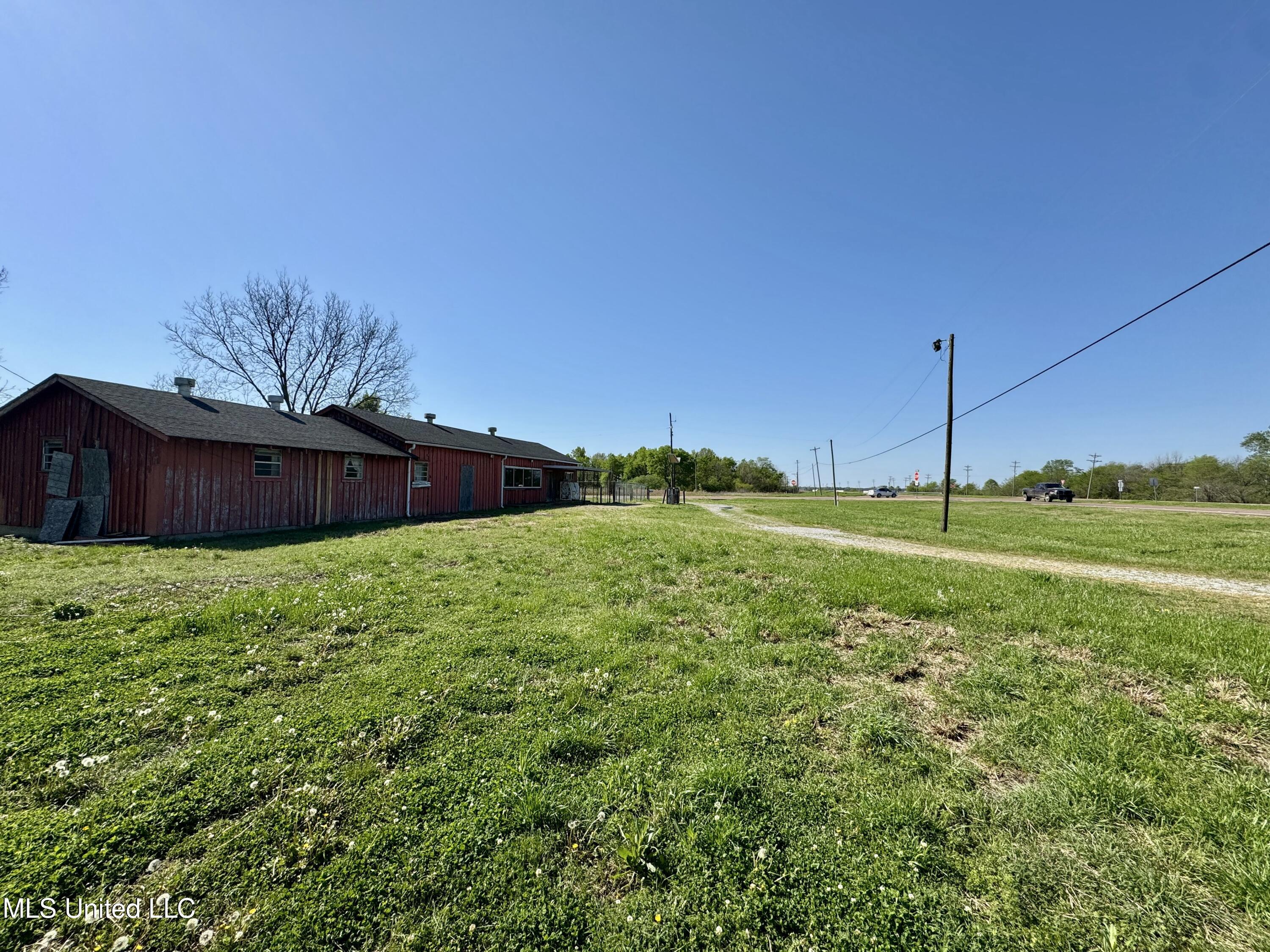 17965 Highway 61 Property Photo 23