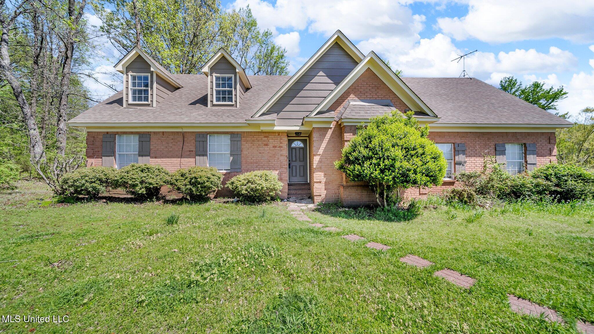 5086 Elmore Road Property Photo 1