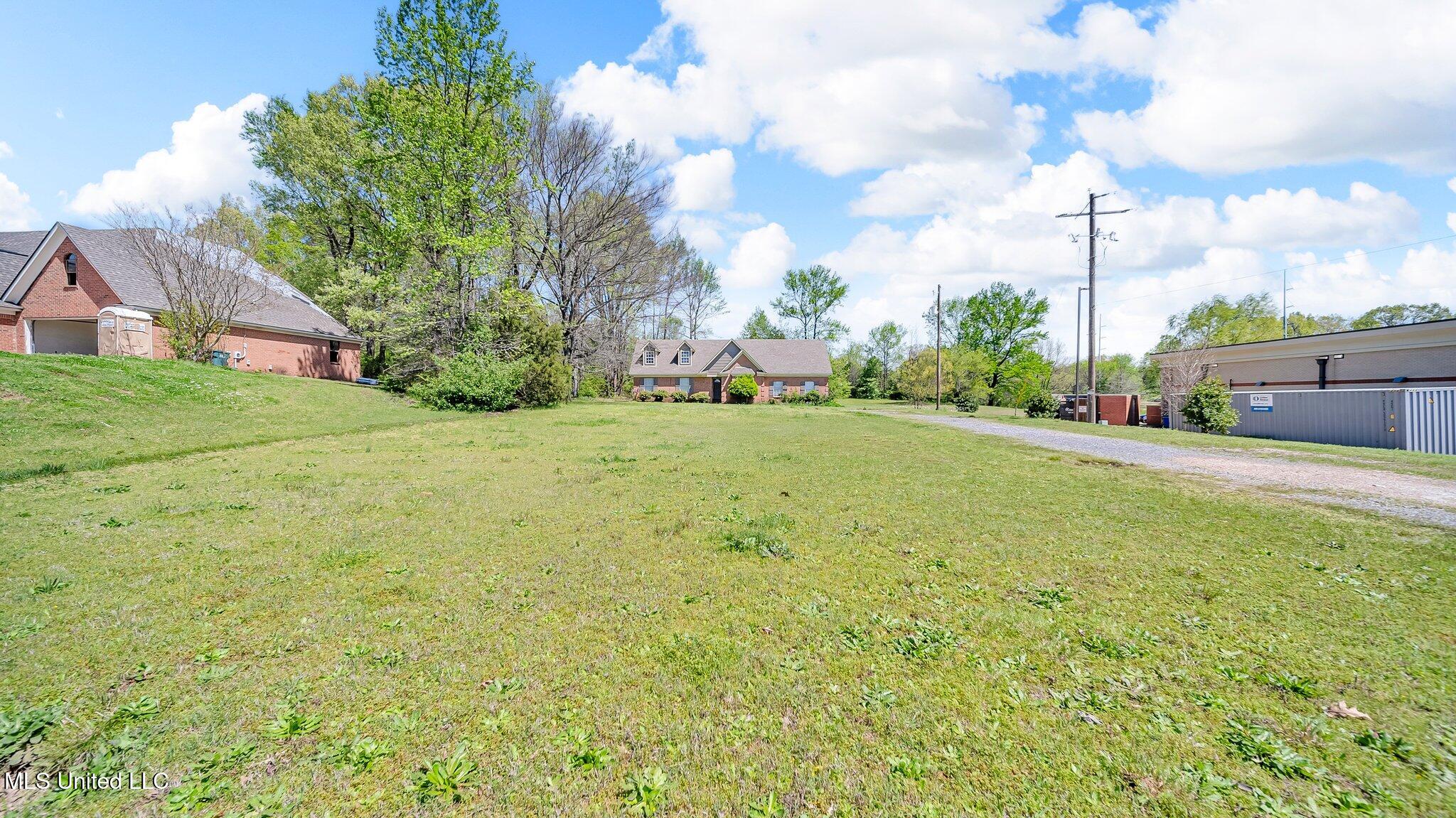 5086 Elmore Road Property Photo 5