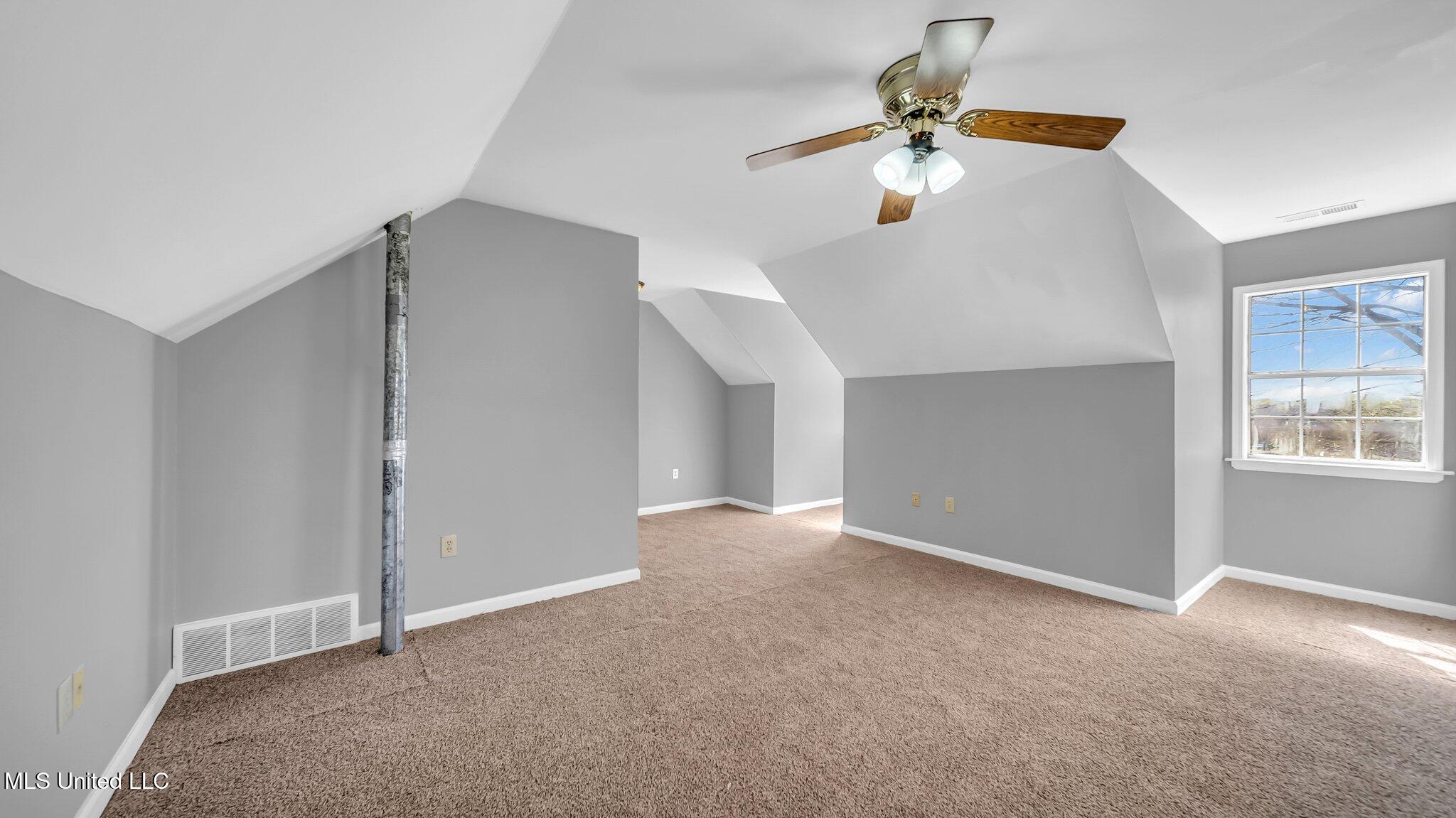 5086 Elmore Road Property Photo 8