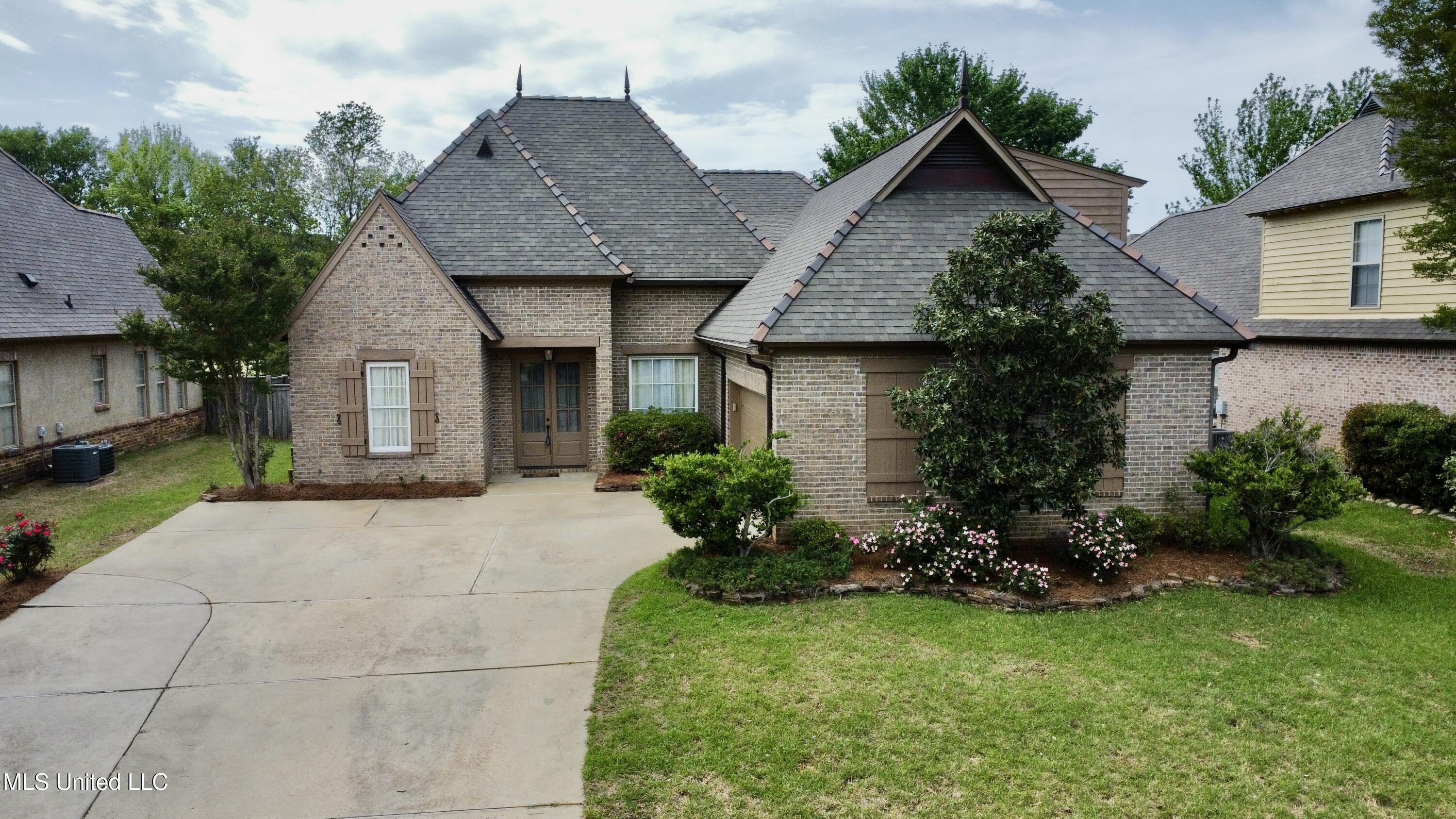 109 Brisage Drive Property Photo 1