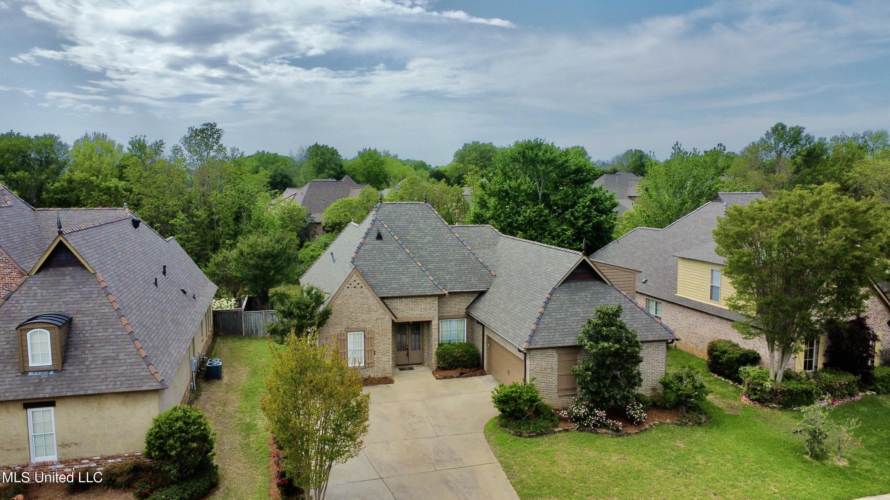 109 Brisage Drive Property Photo 2