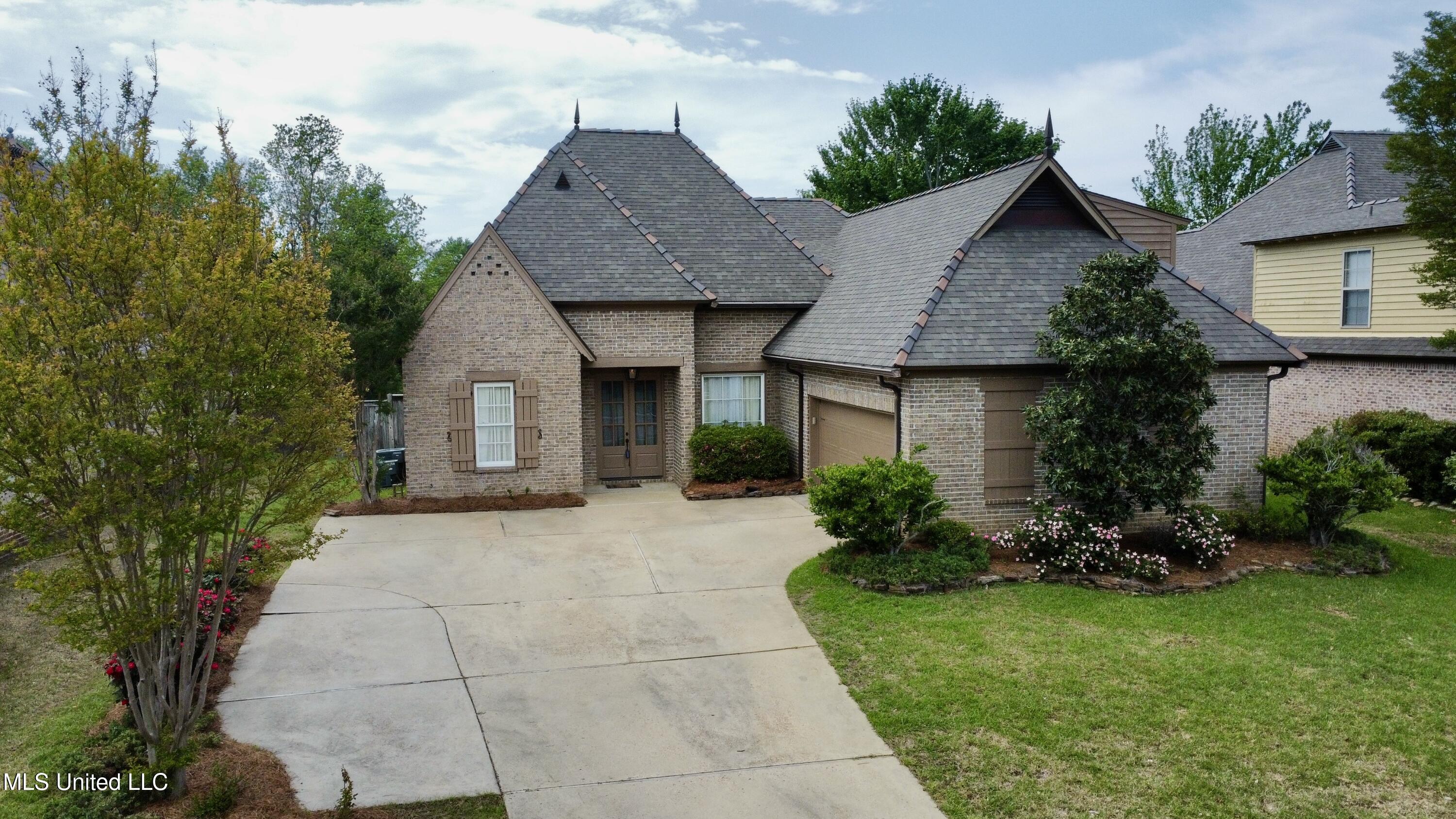 109 Brisage Drive Property Photo 3
