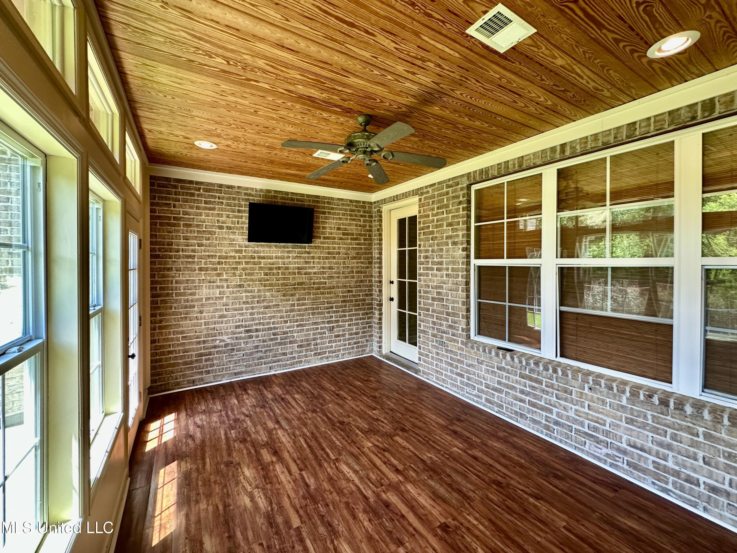 109 Brisage Drive Property Photo 31