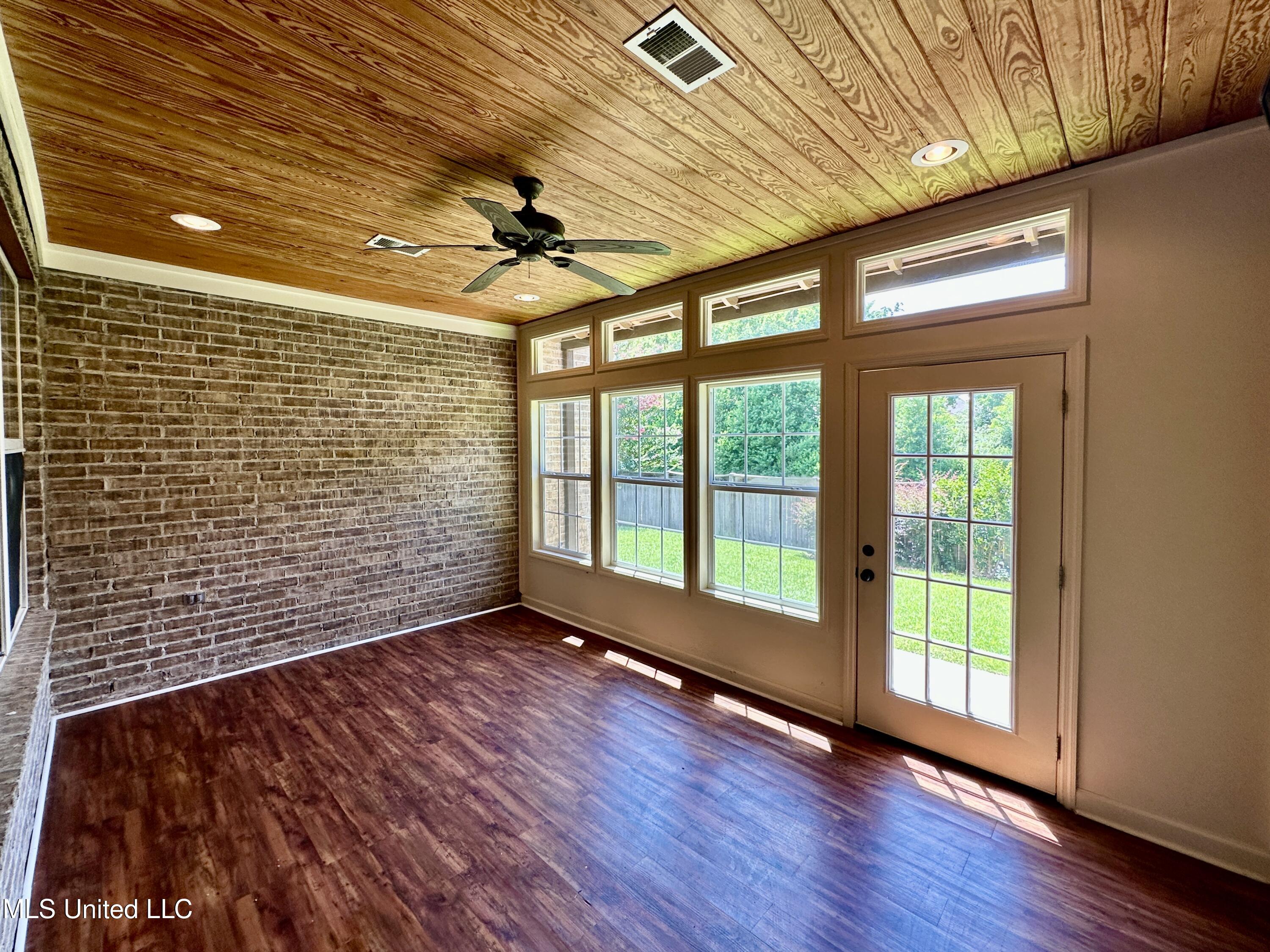 109 Brisage Drive Property Photo 33