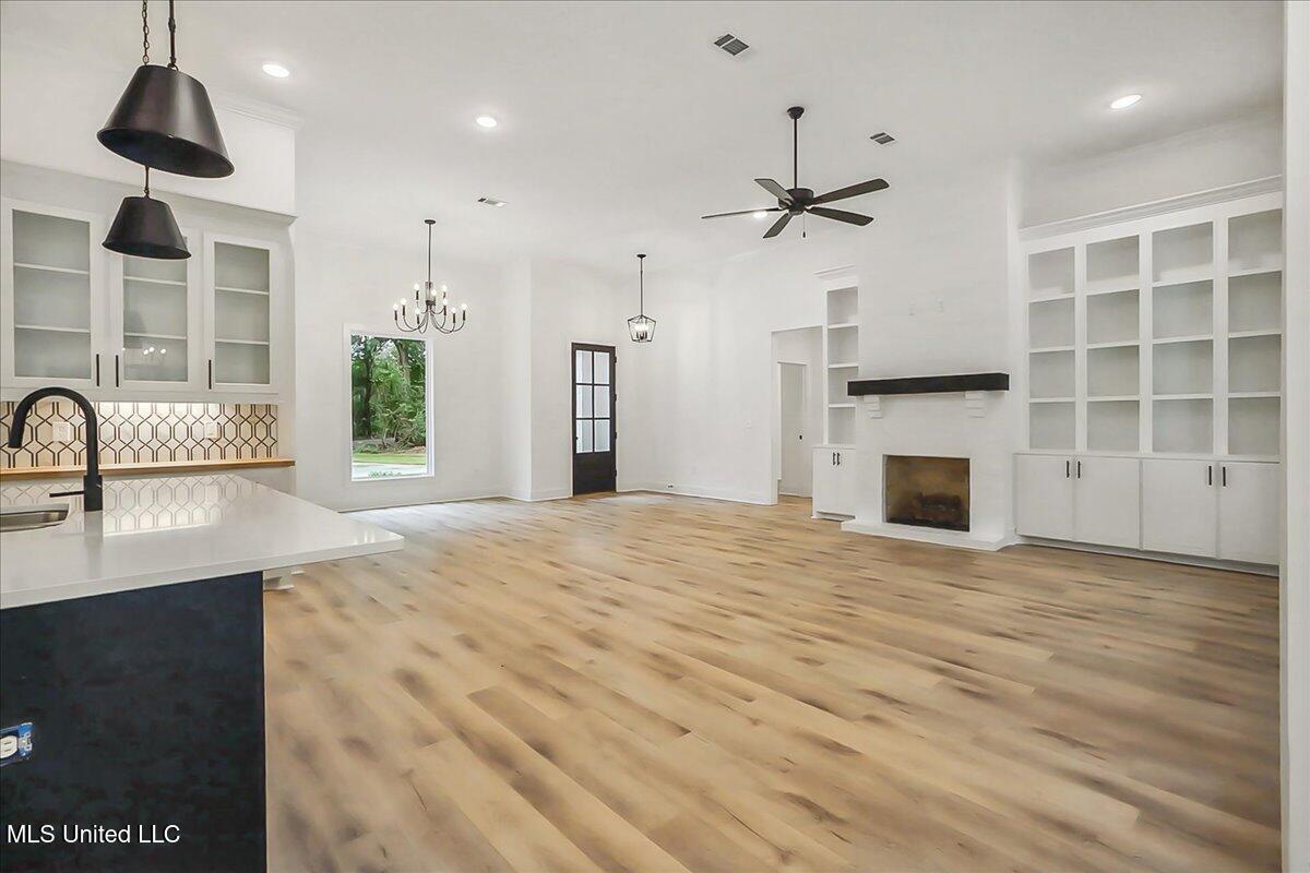 849 Nw 11th Avenue Property Photo 2