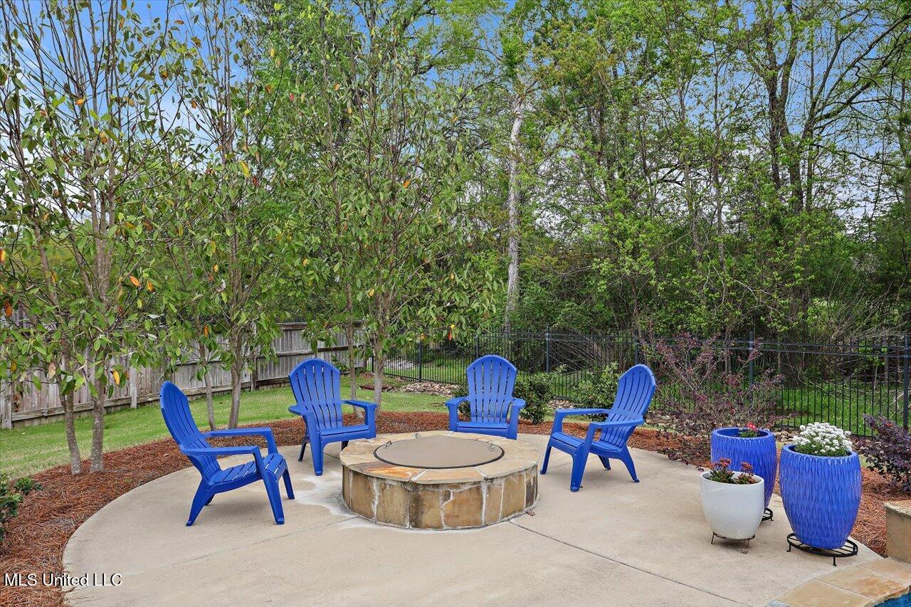 204 St Charlotte Cove Property Photo 4