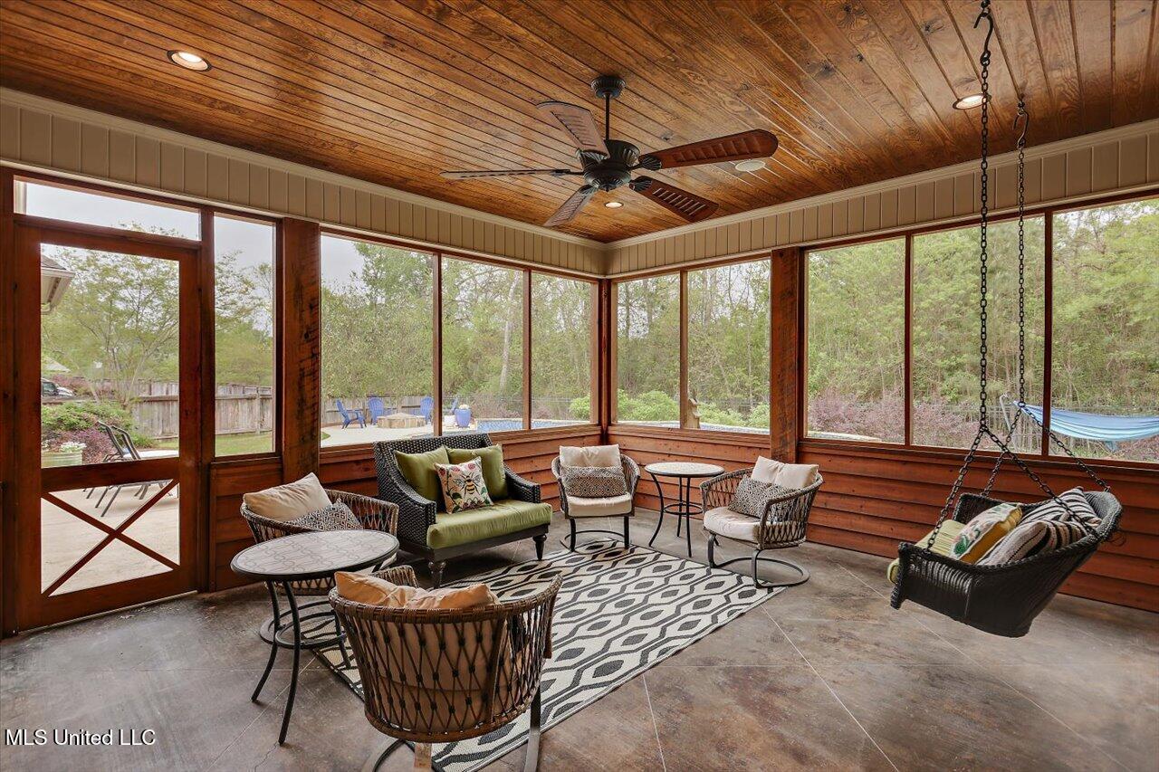 204 St Charlotte Cove Property Photo 6