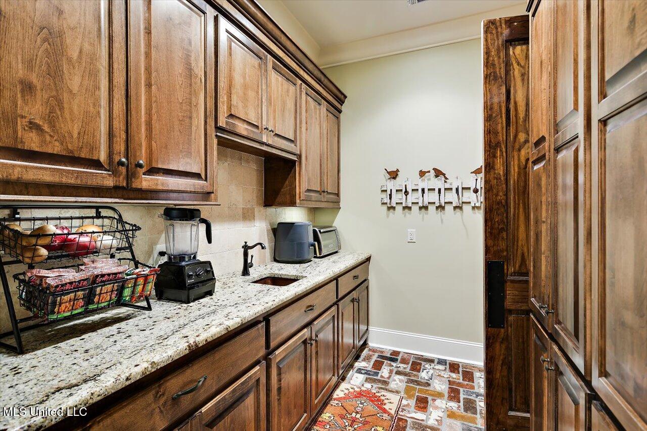 204 St Charlotte Cove Property Photo 16