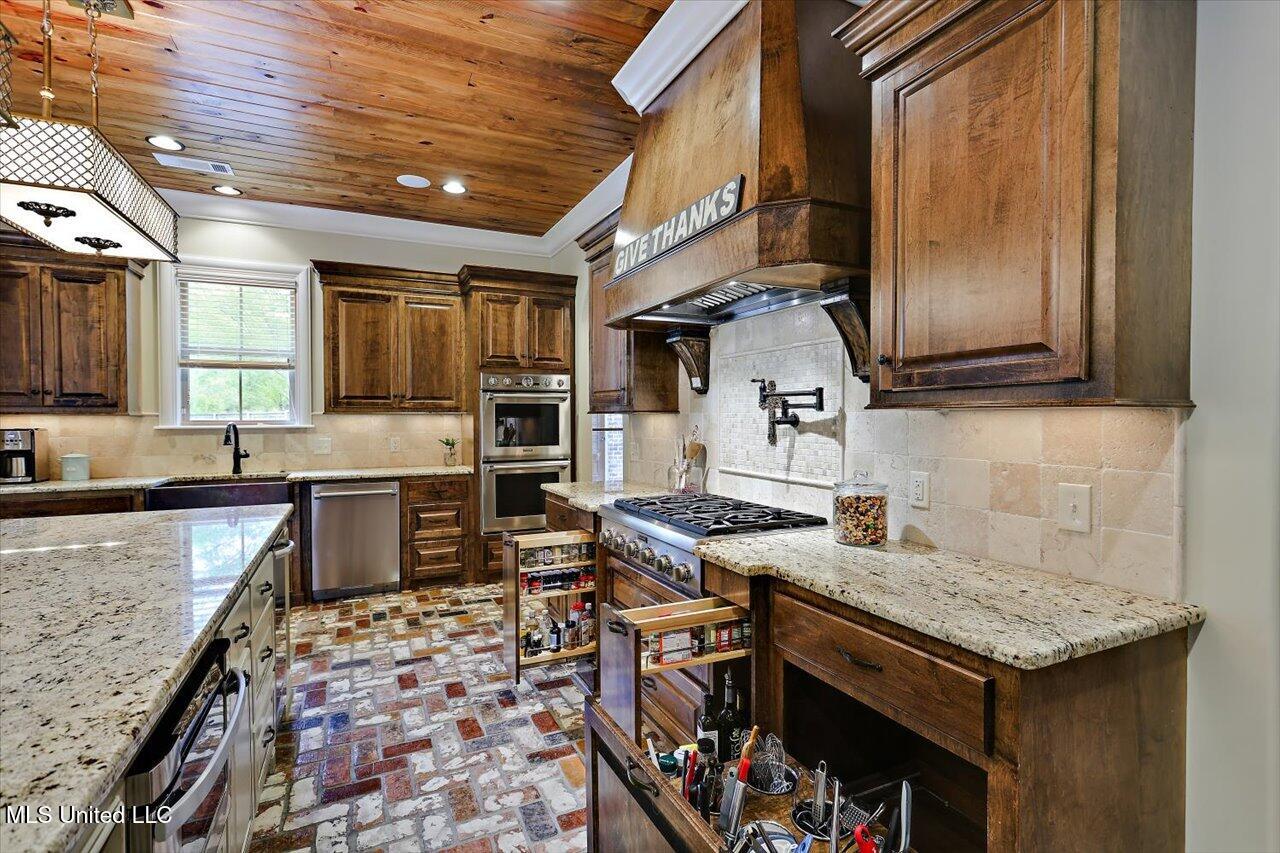 204 St Charlotte Cove Property Photo 21