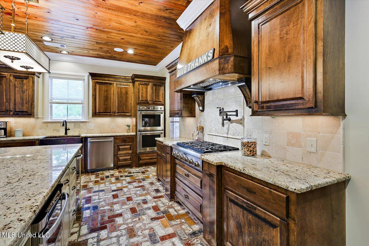 204 St Charlotte Cove Property Photo 22