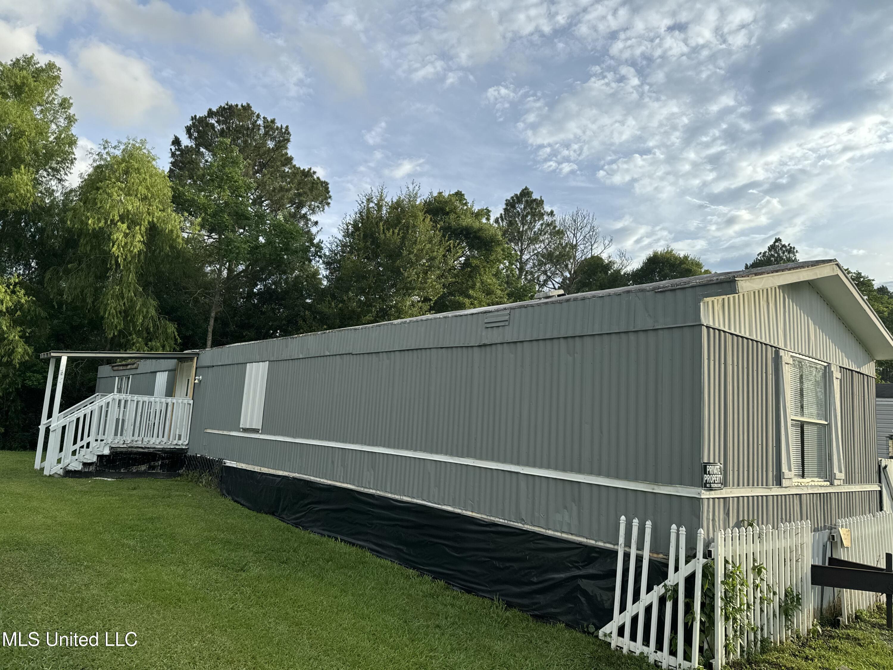 14409 Karen Court Property Photo 1