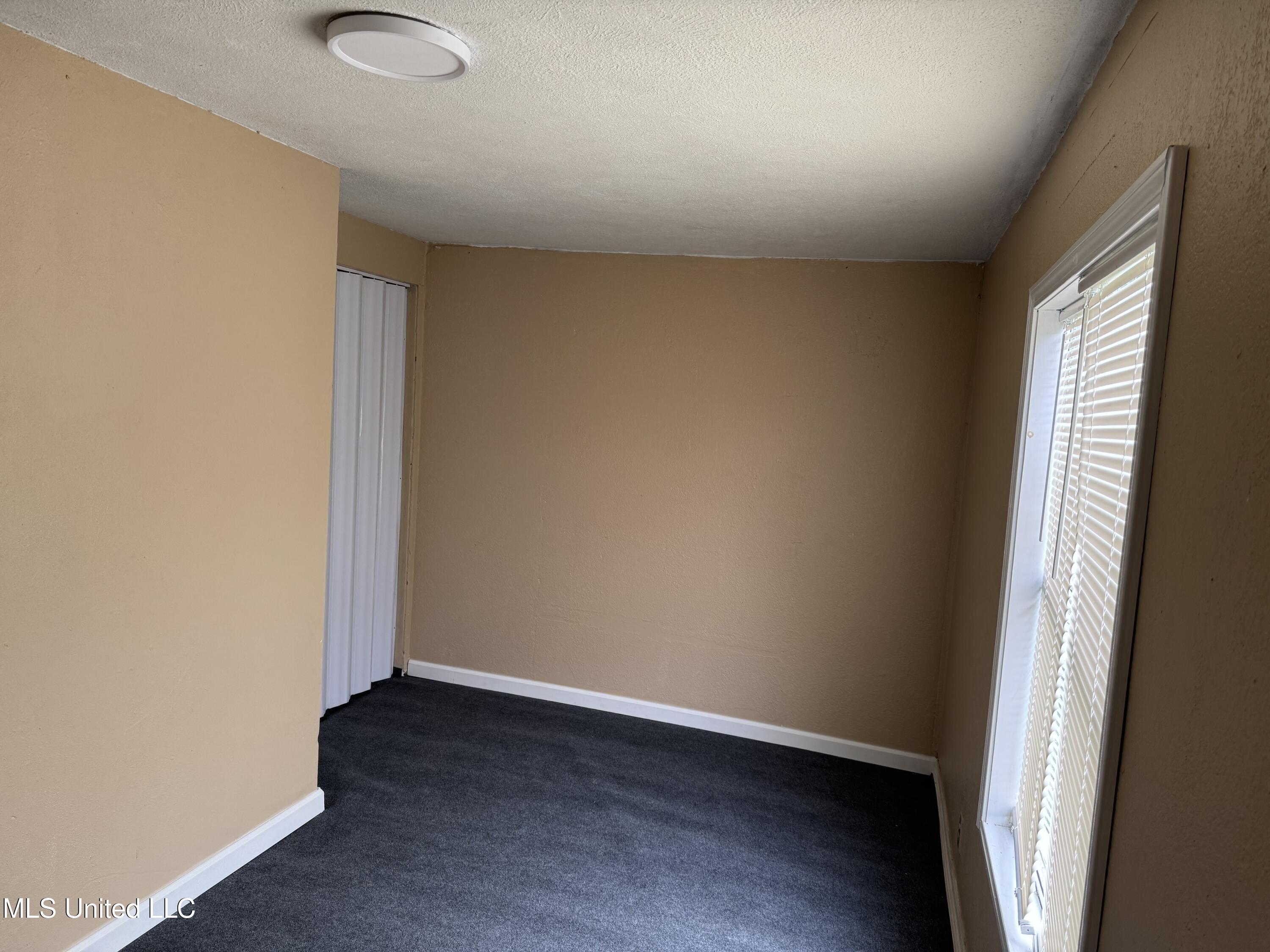 14409 Karen Court Property Photo 8
