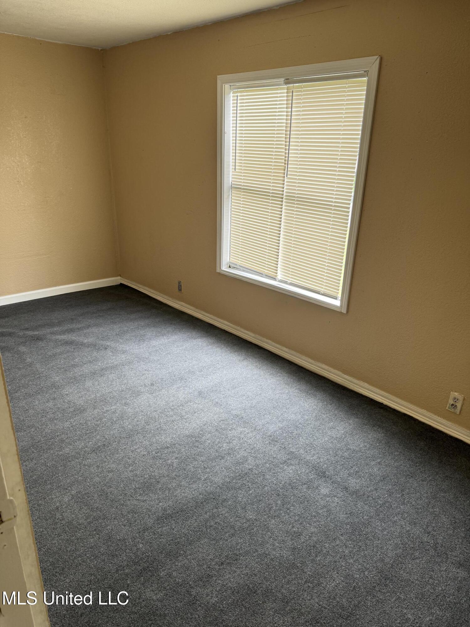 14409 Karen Court Property Photo 9