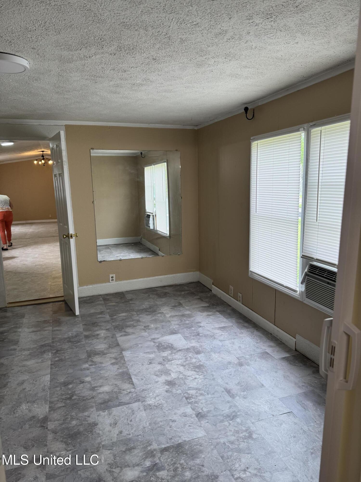 14409 Karen Court Property Photo 10