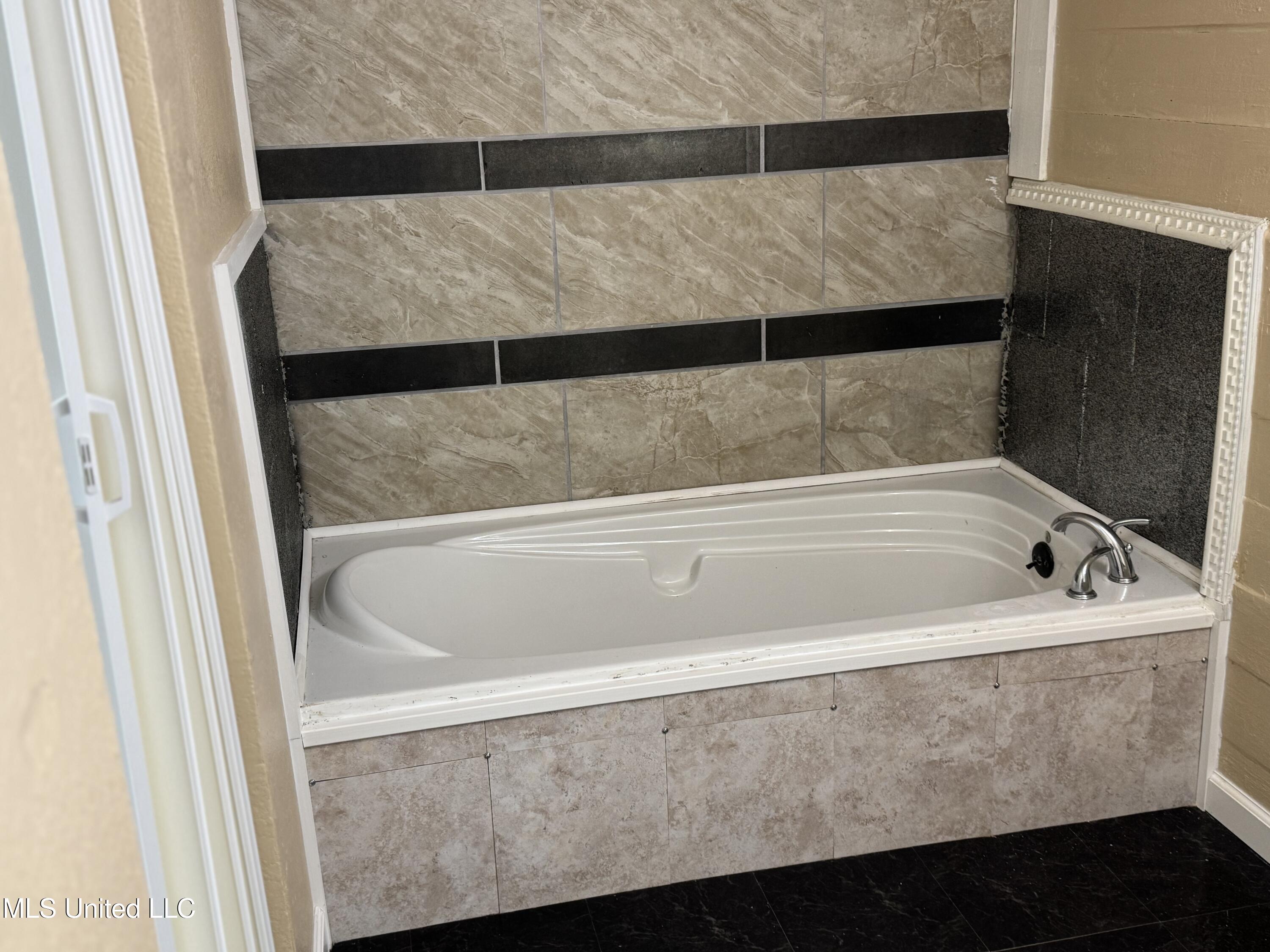 14409 Karen Court Property Photo 11