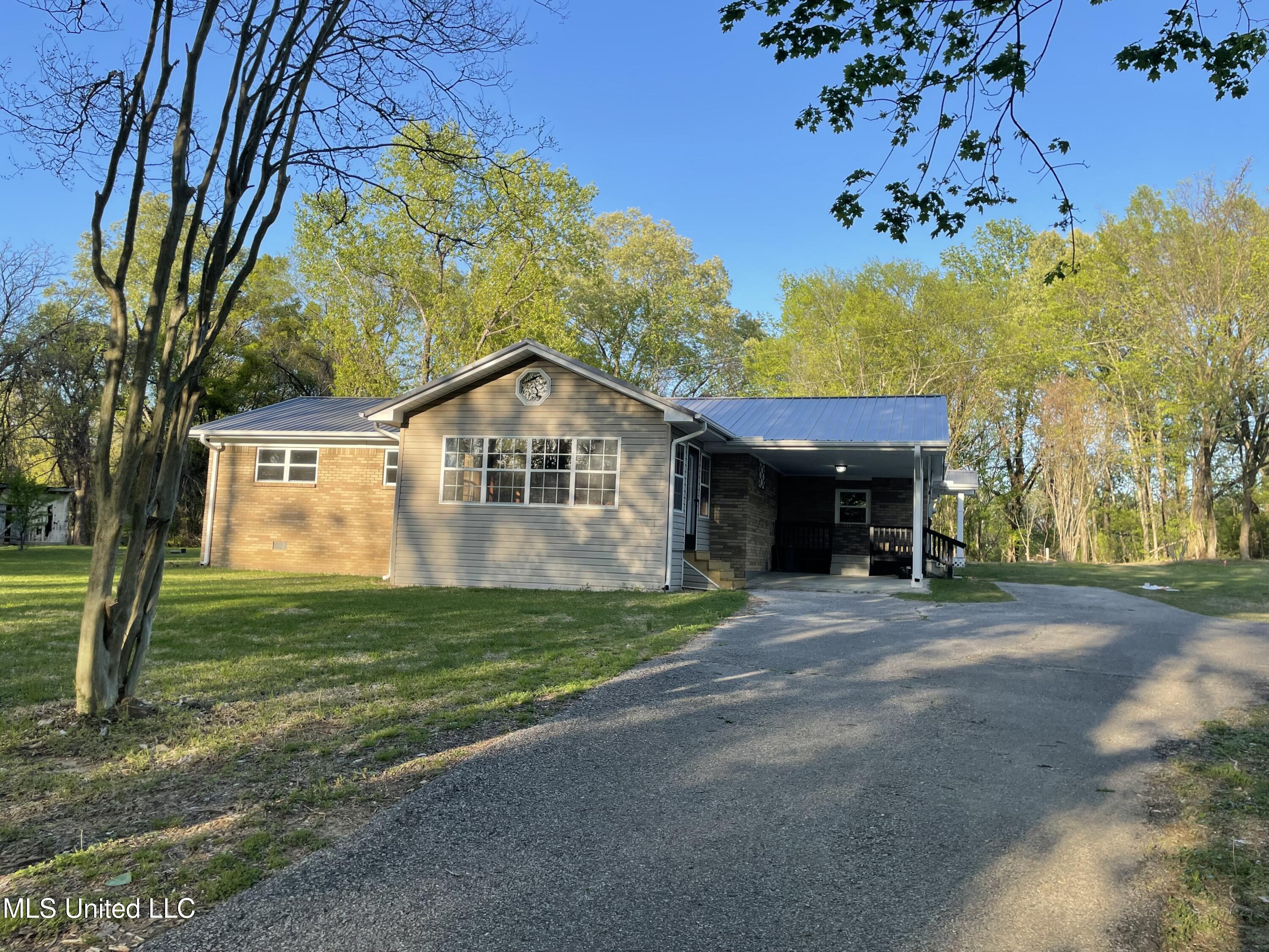 5069 Hwy 3 Property Photo 1