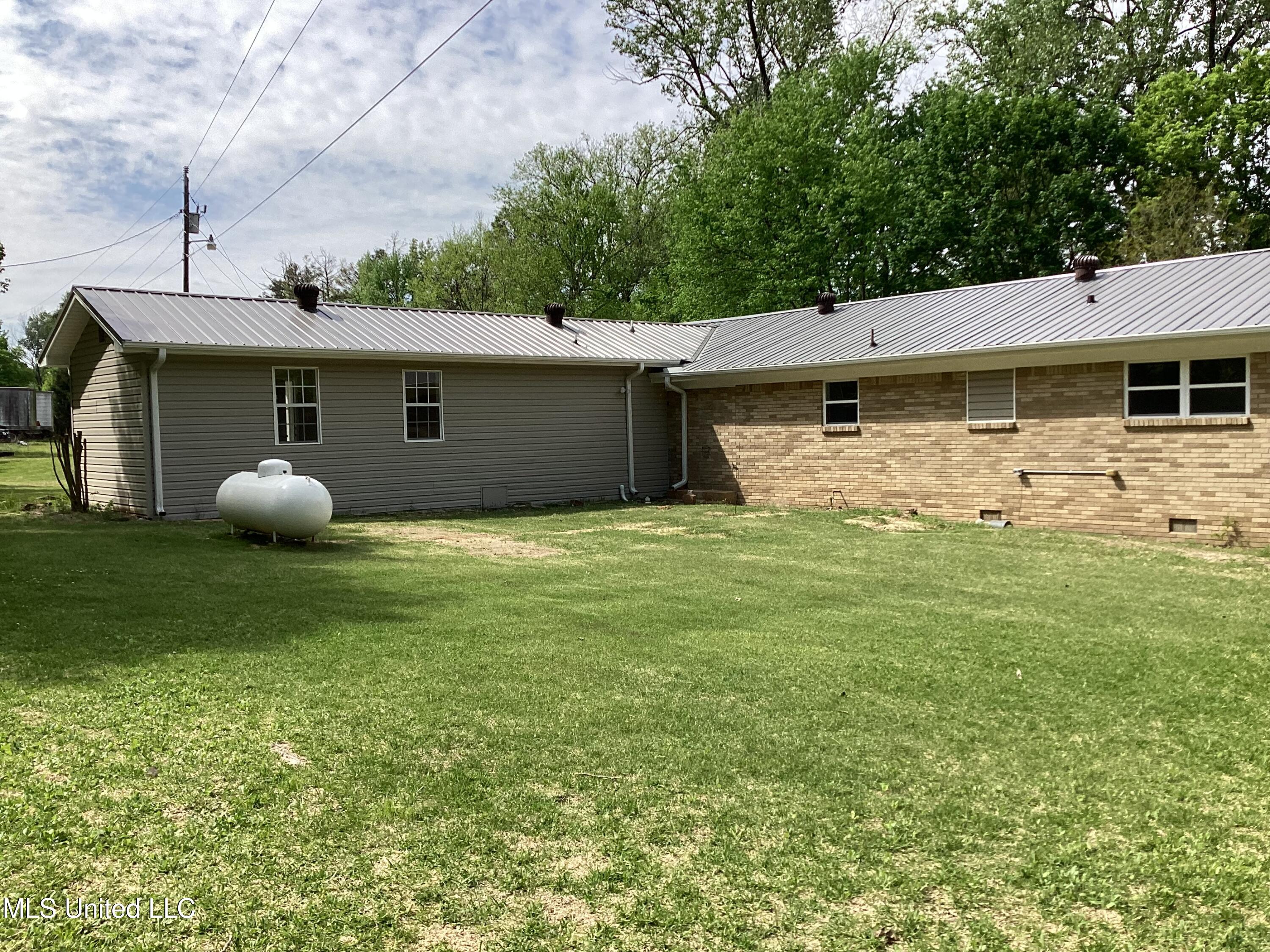 5069 Hwy 3 Property Photo 6