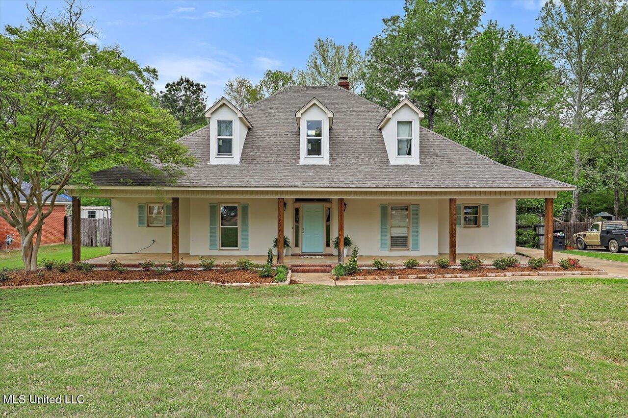 138 Oak Ridge Circle Property Photo 1