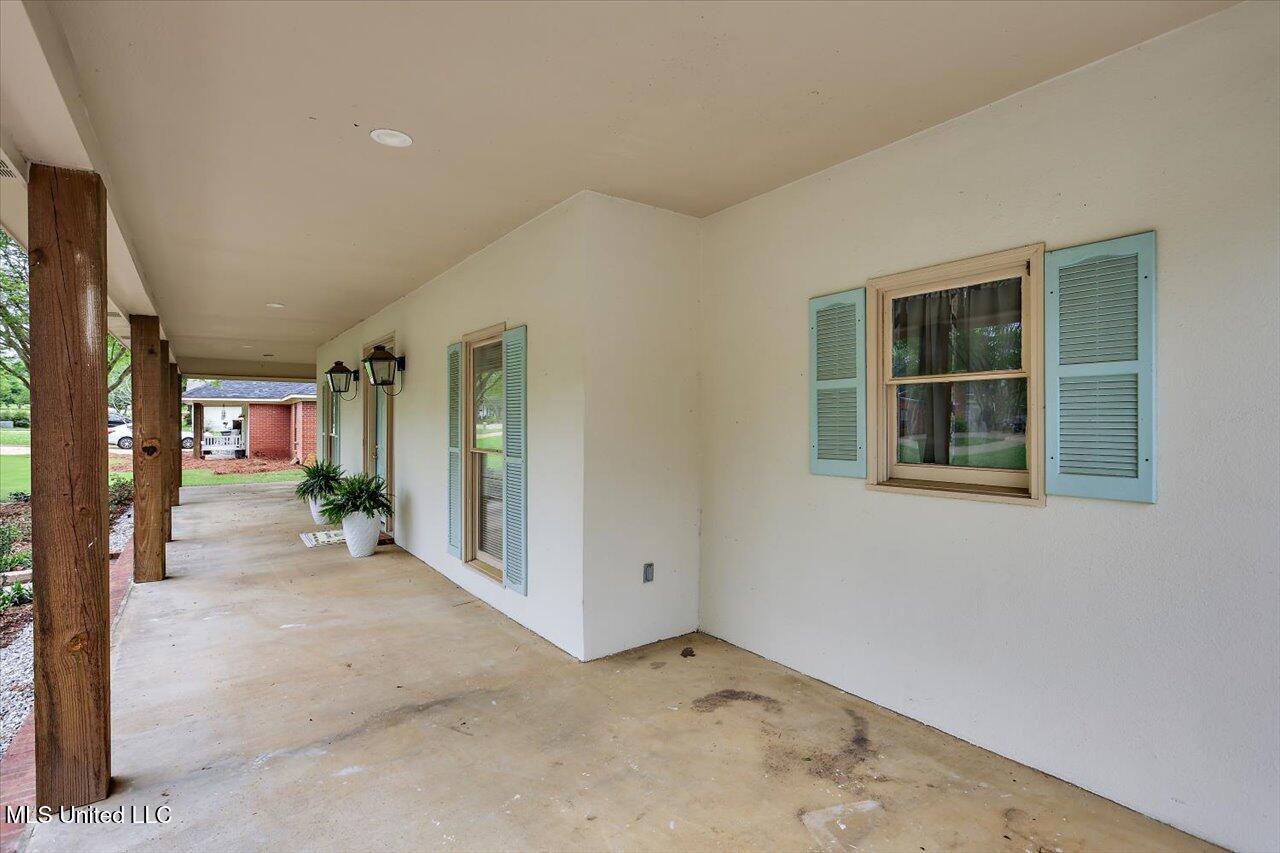 138 Oak Ridge Circle Property Photo 4