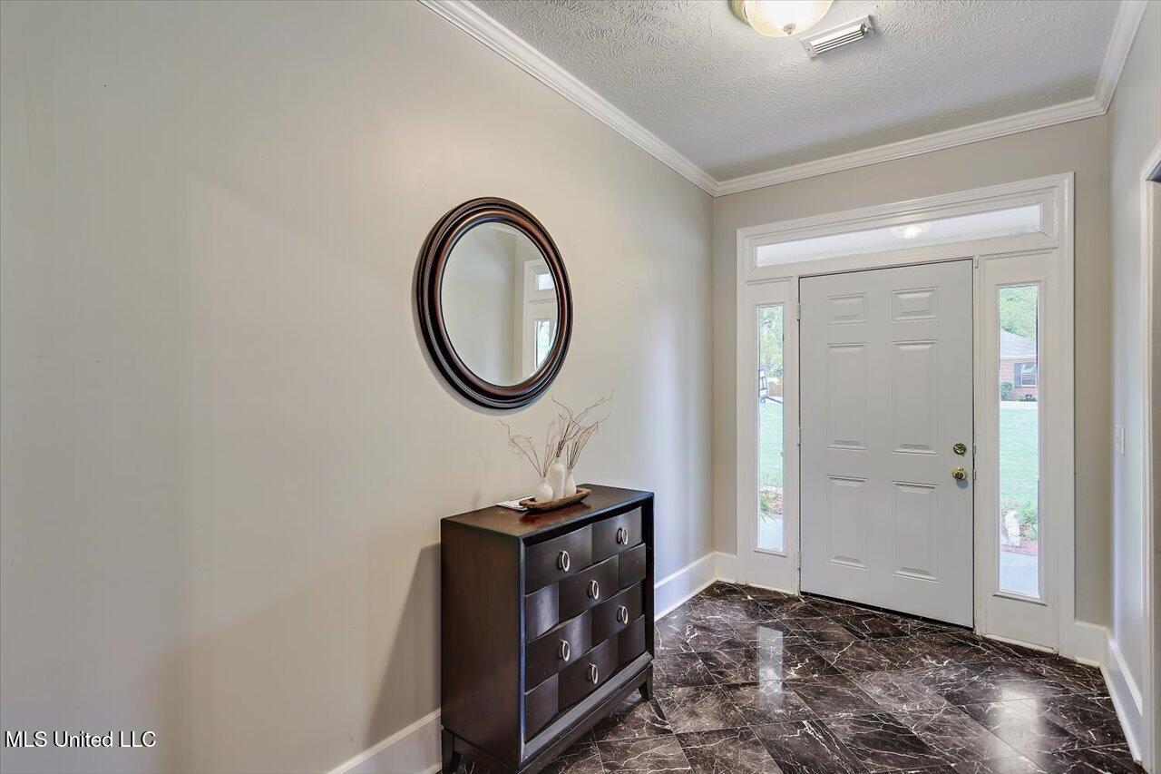 138 Oak Ridge Circle Property Photo 6