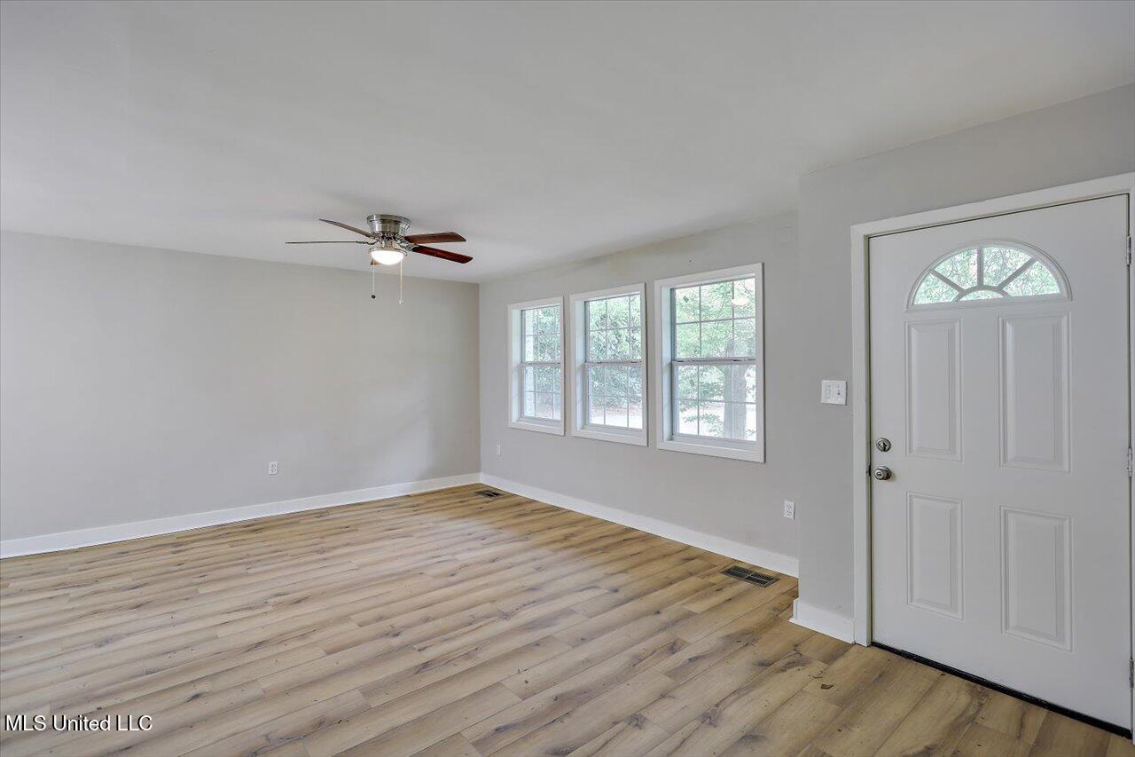 1234 Adkins Blvd Property Photo 4