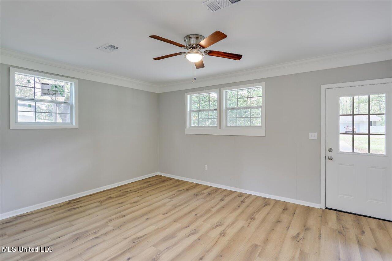 1234 Adkins Blvd Property Photo 8