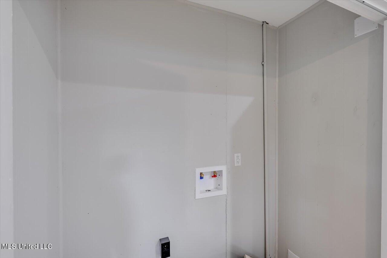 1234 Adkins Blvd Property Photo 10