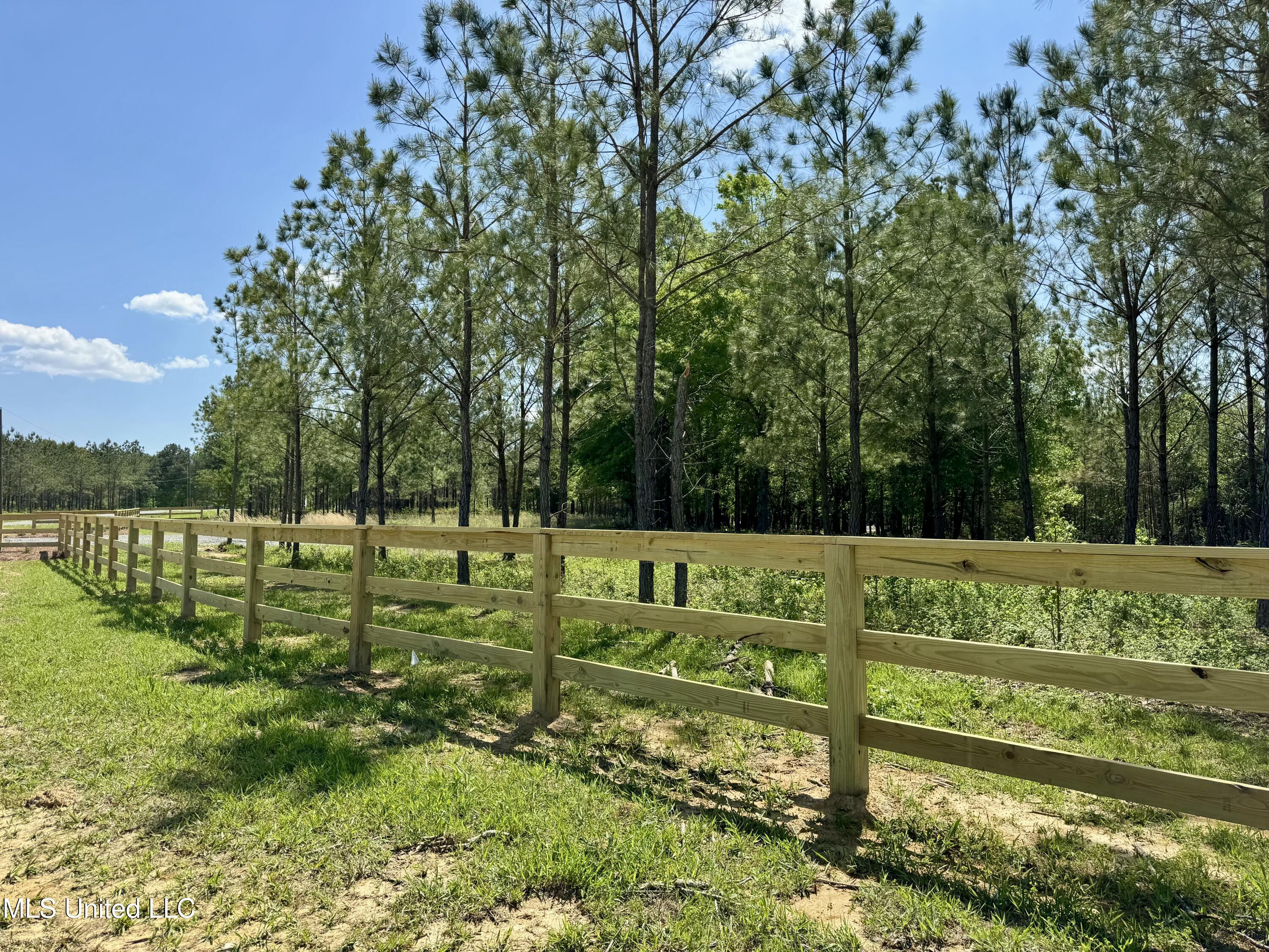 Windfall Trail Property Photo 4