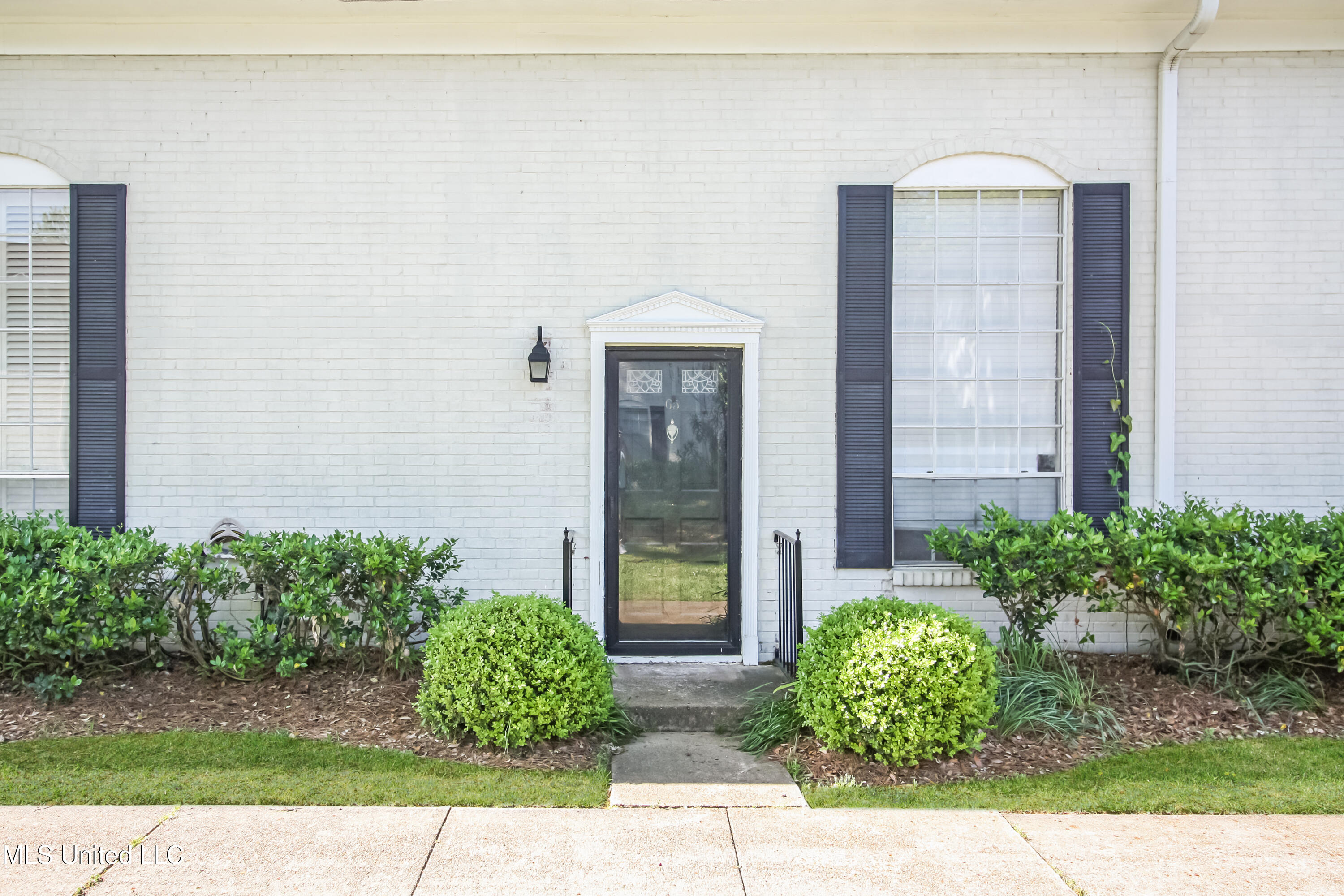 5025 Wayneland Drive Property Photo 2