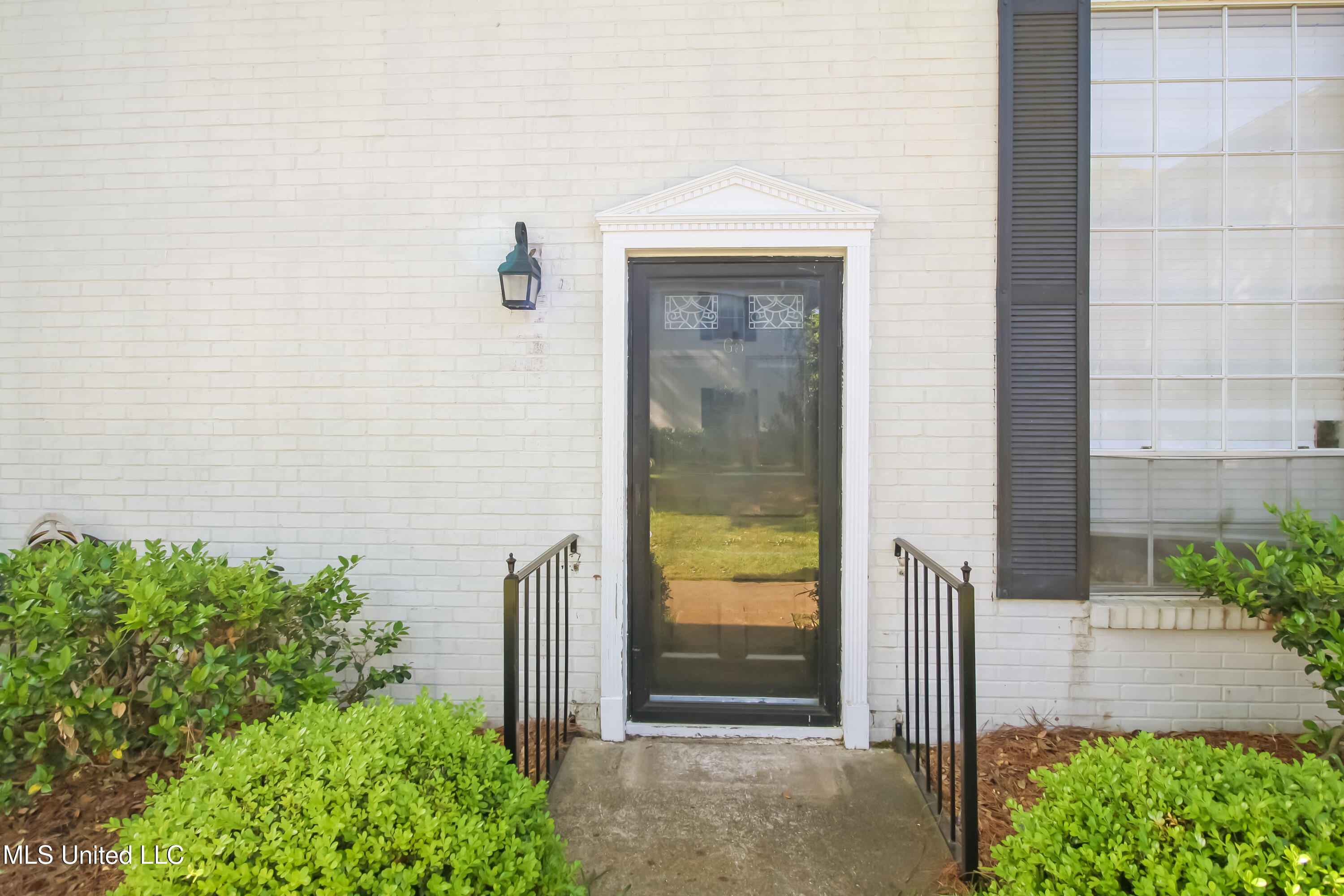 5025 Wayneland Drive Property Photo 3