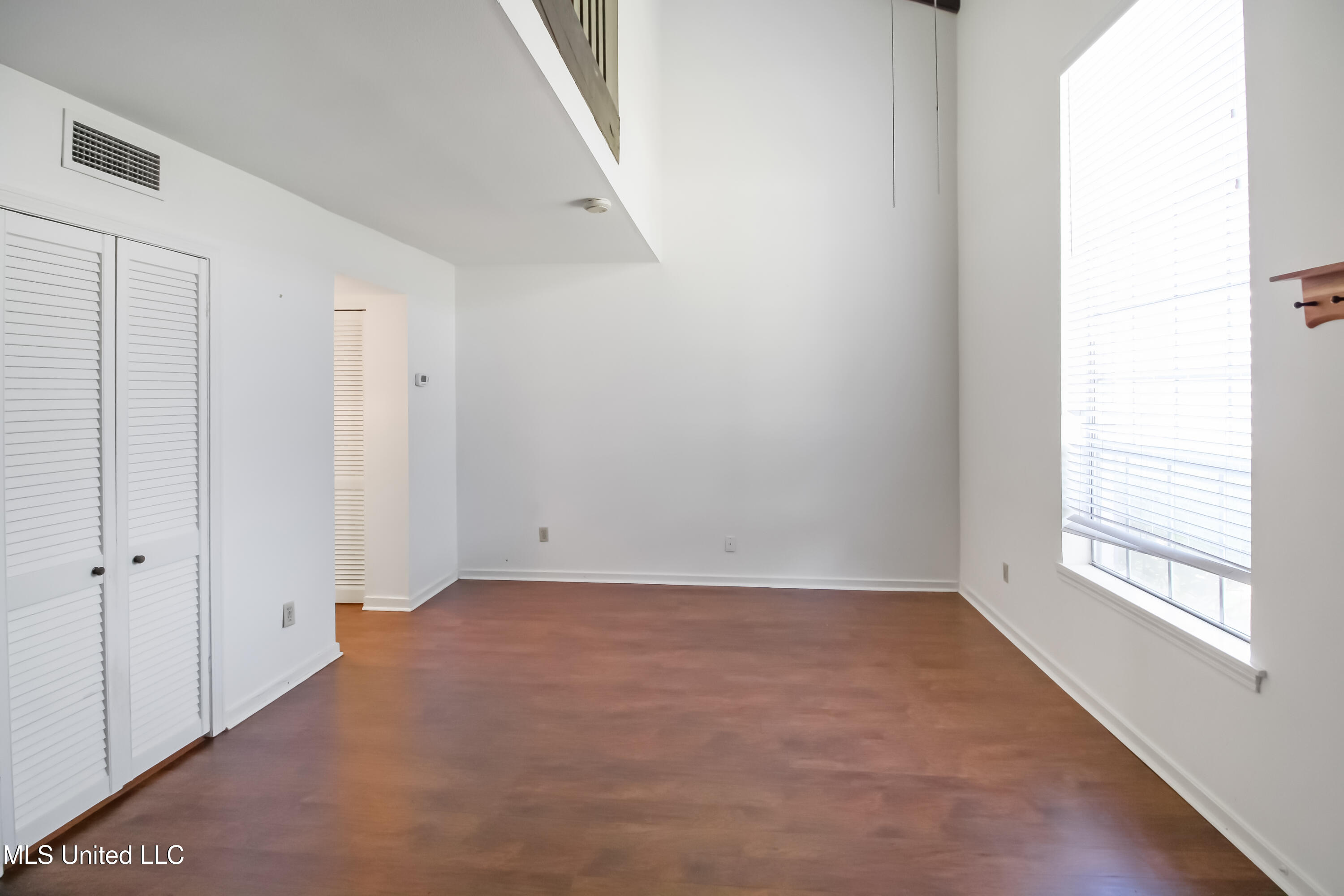 5025 Wayneland Drive Property Photo 8