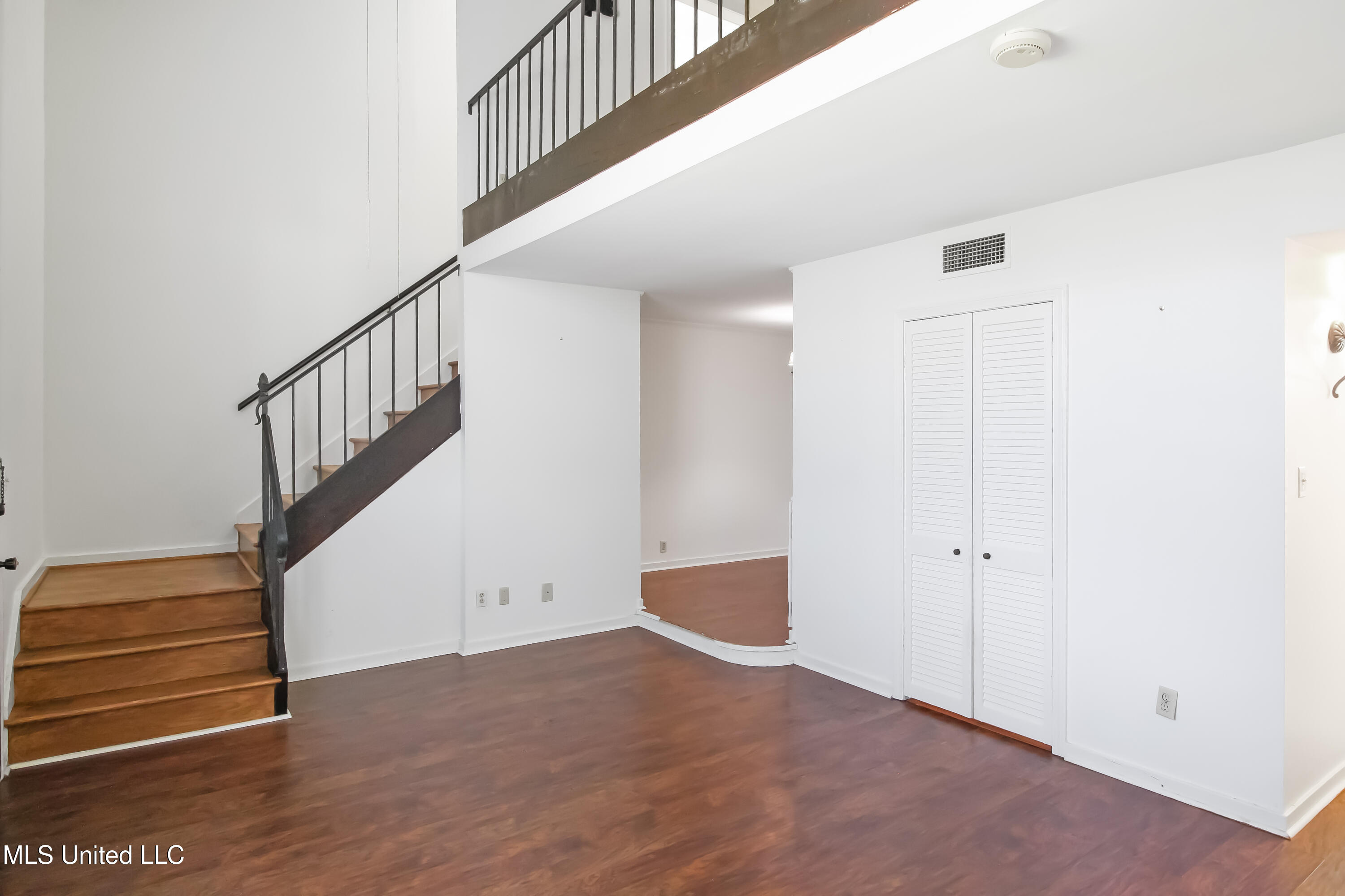 5025 Wayneland Drive Property Photo 10