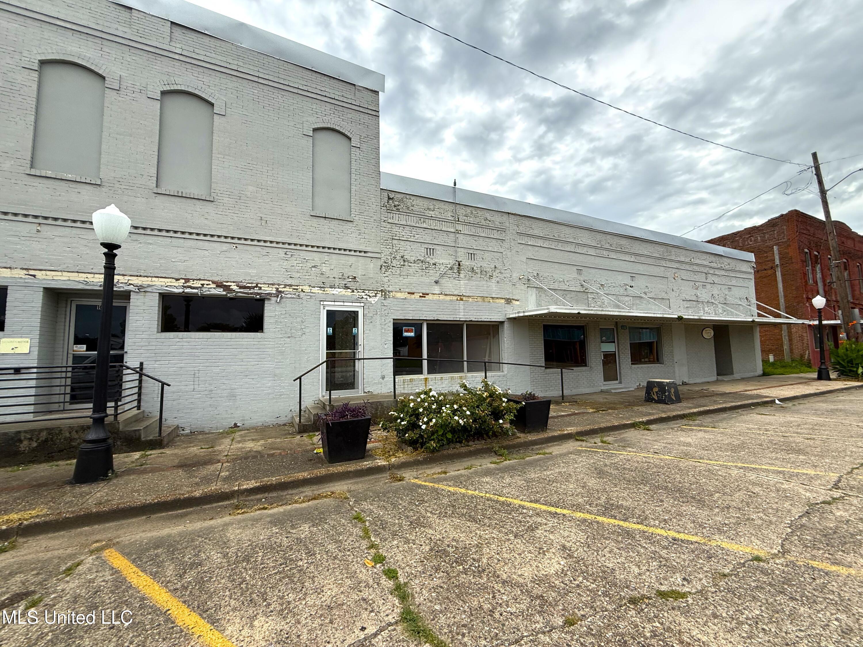 104-110 Louisiana Avenue Property Photo 1