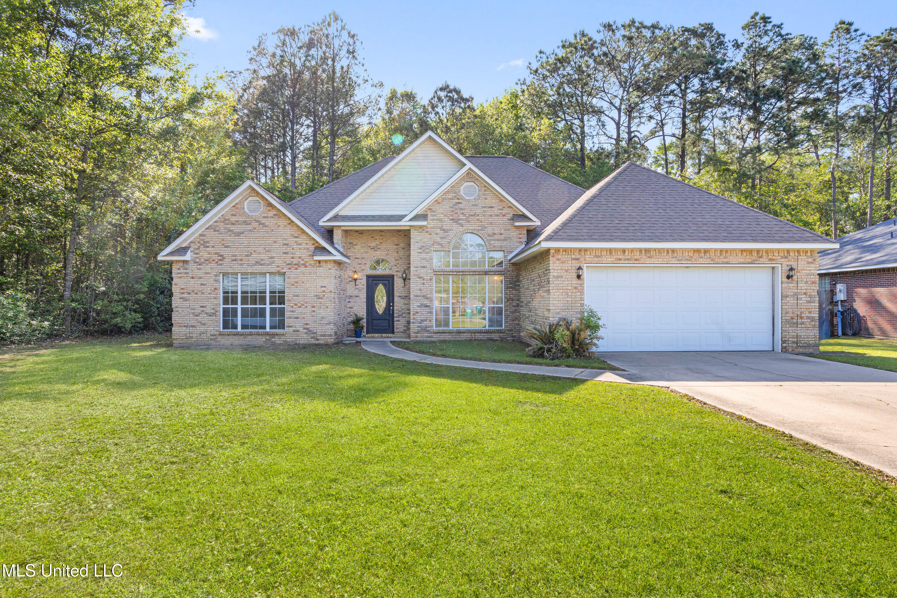 2309 Highland Drive Property Photo 1