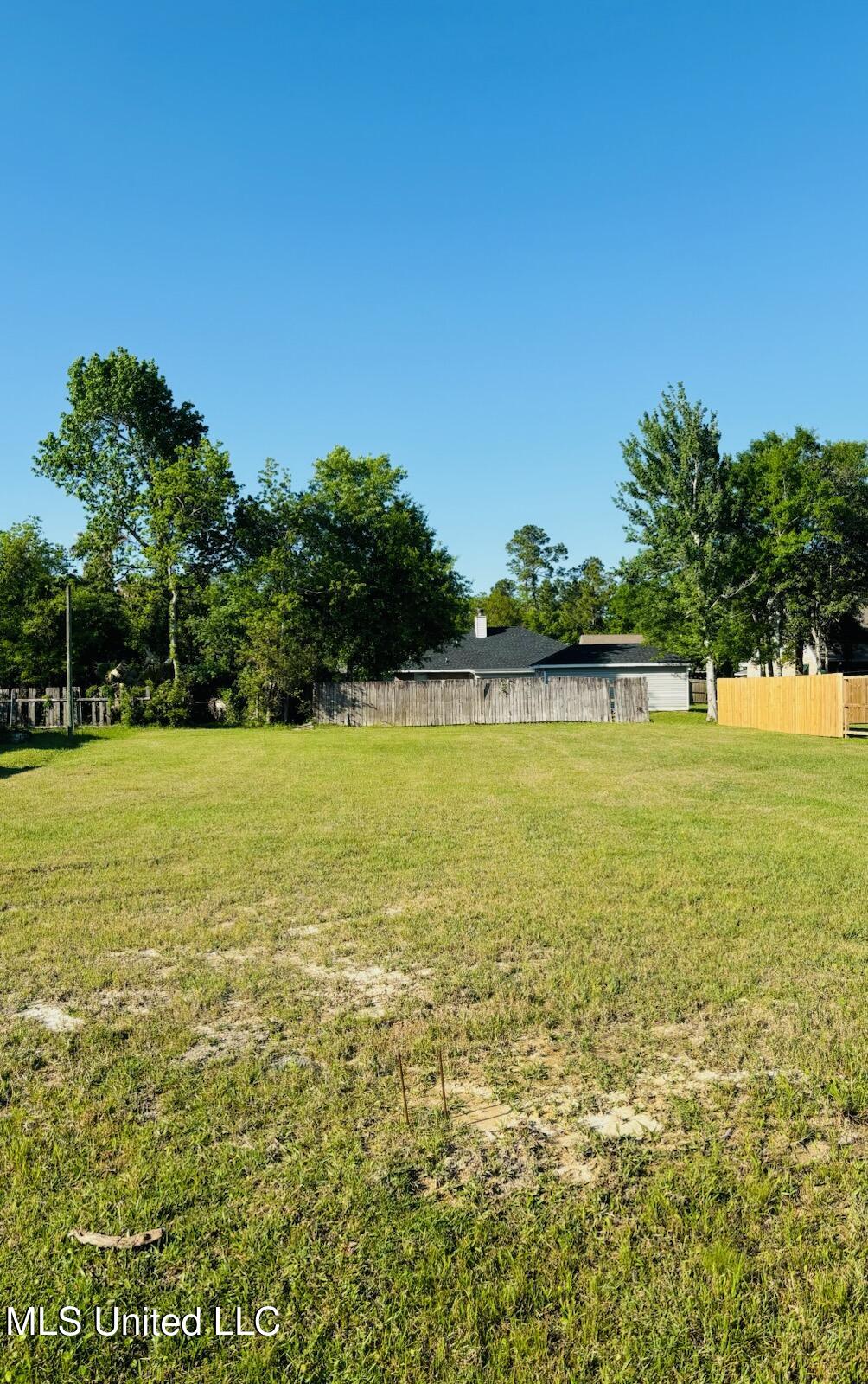 243 Bay Oaks Drive Property Photo 8