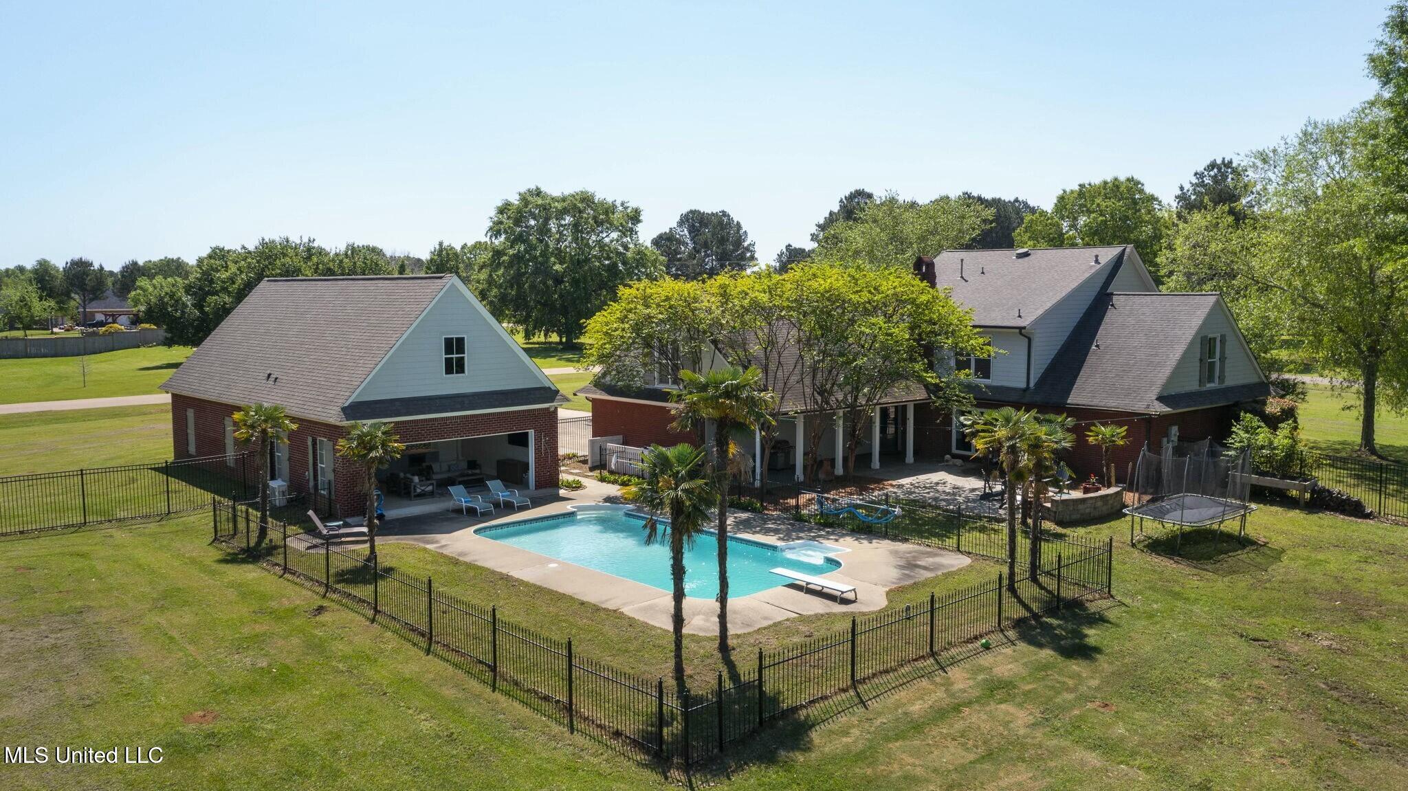 109 Plantation Drive Property Photo 5