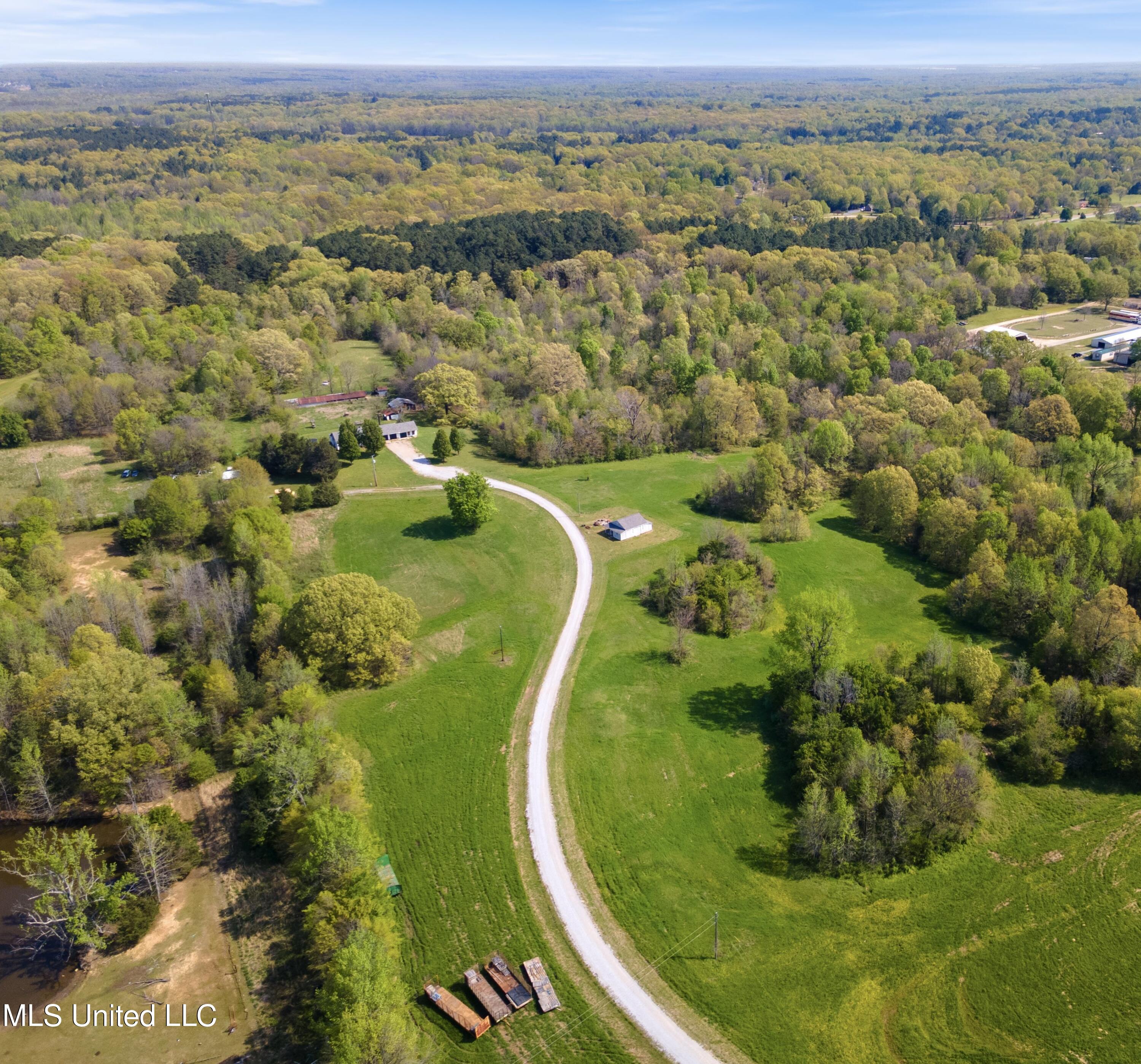 13950 Fairview Road E Property Photo 2
