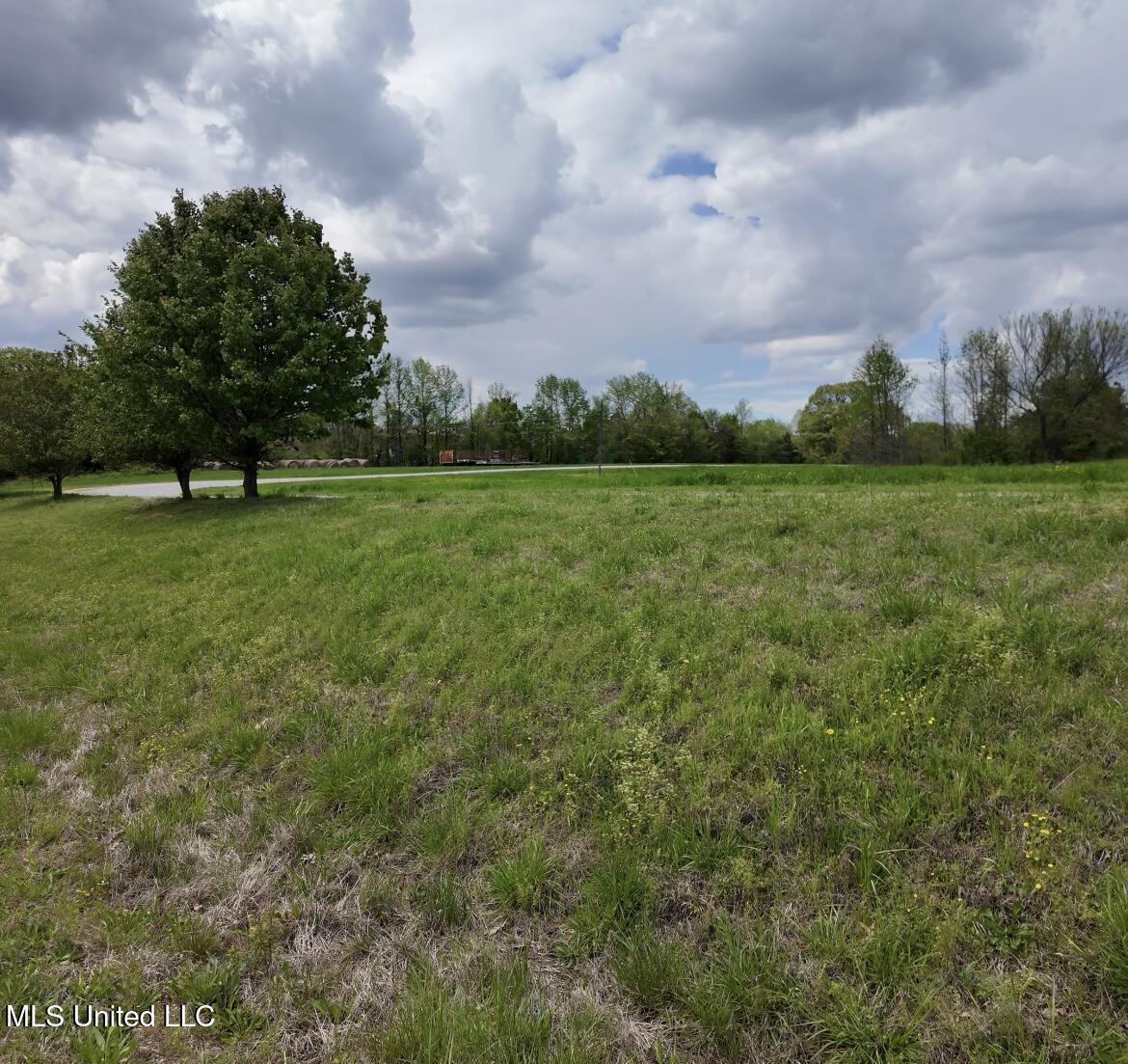 13950 Fairview Road E Property Photo 5