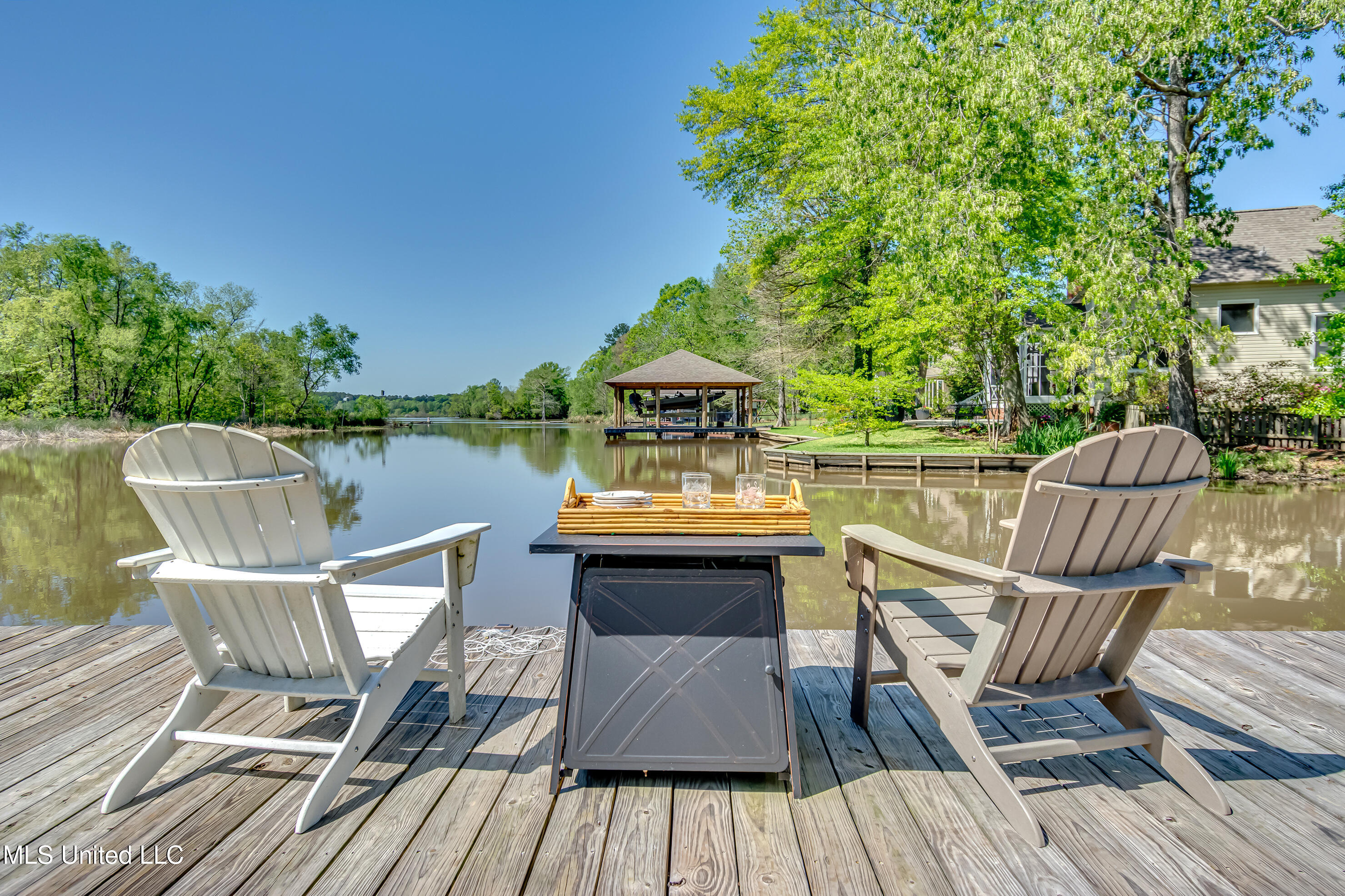 808 Hunter Bay Property Photo 4