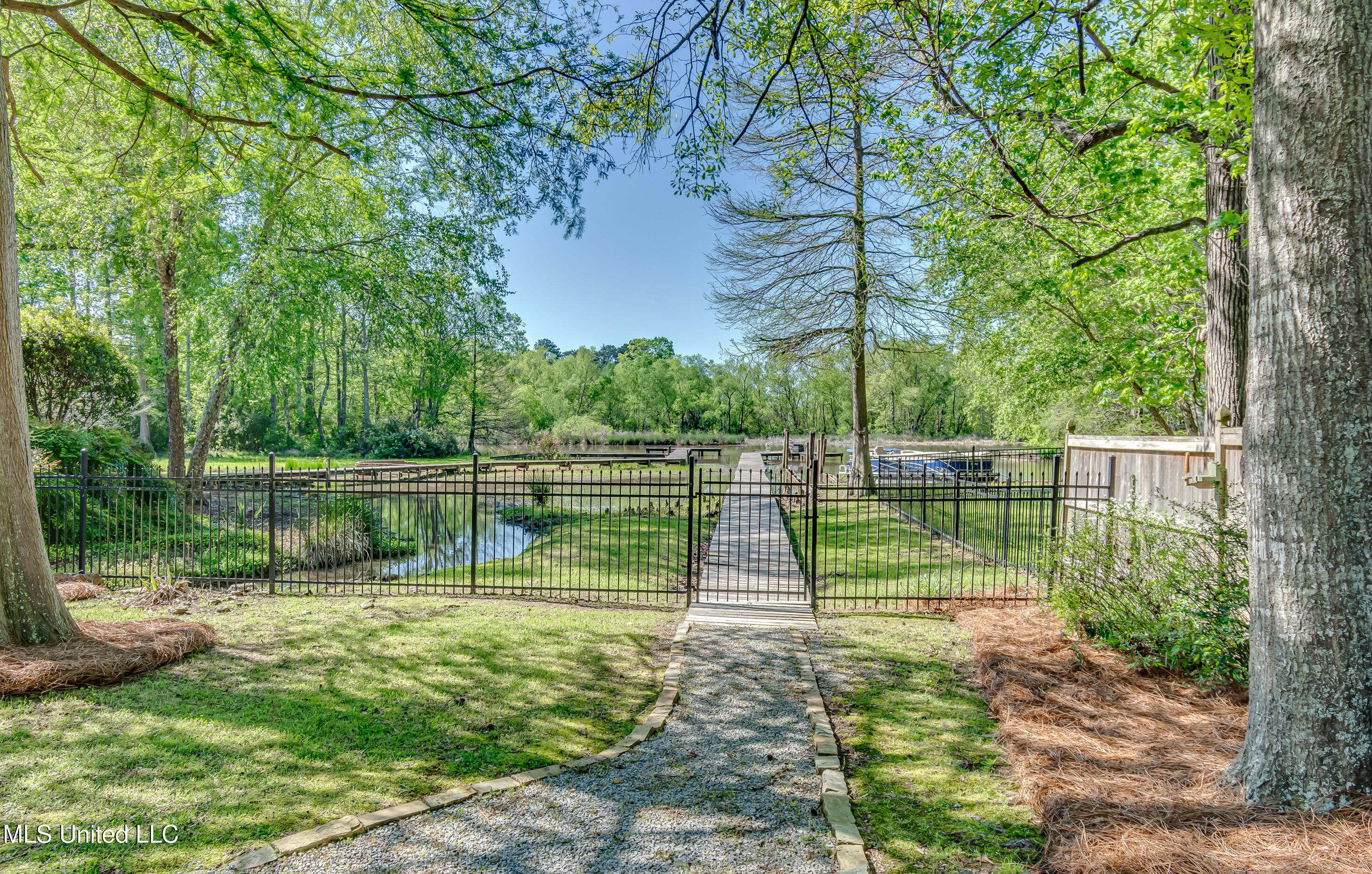 808 Hunter Bay Property Photo 15