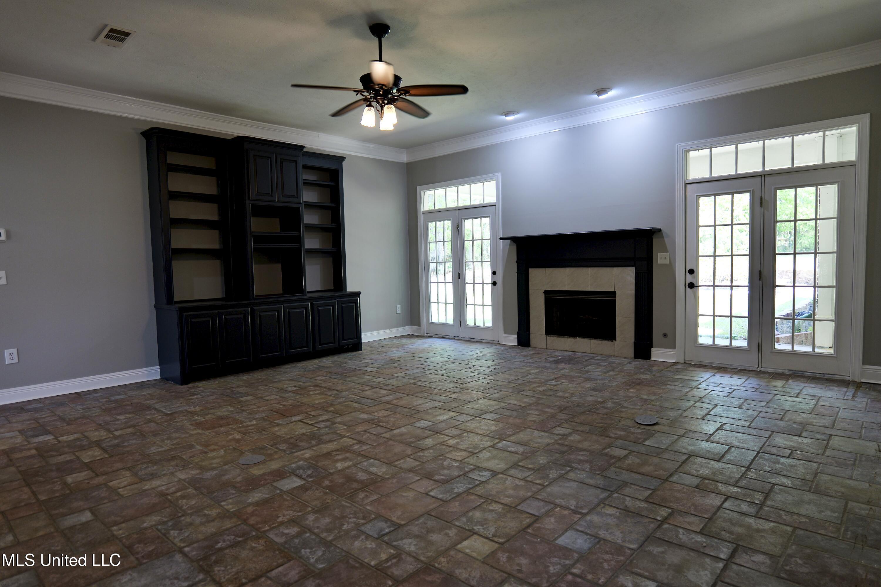 120 Timber Green Lane Property Photo 10