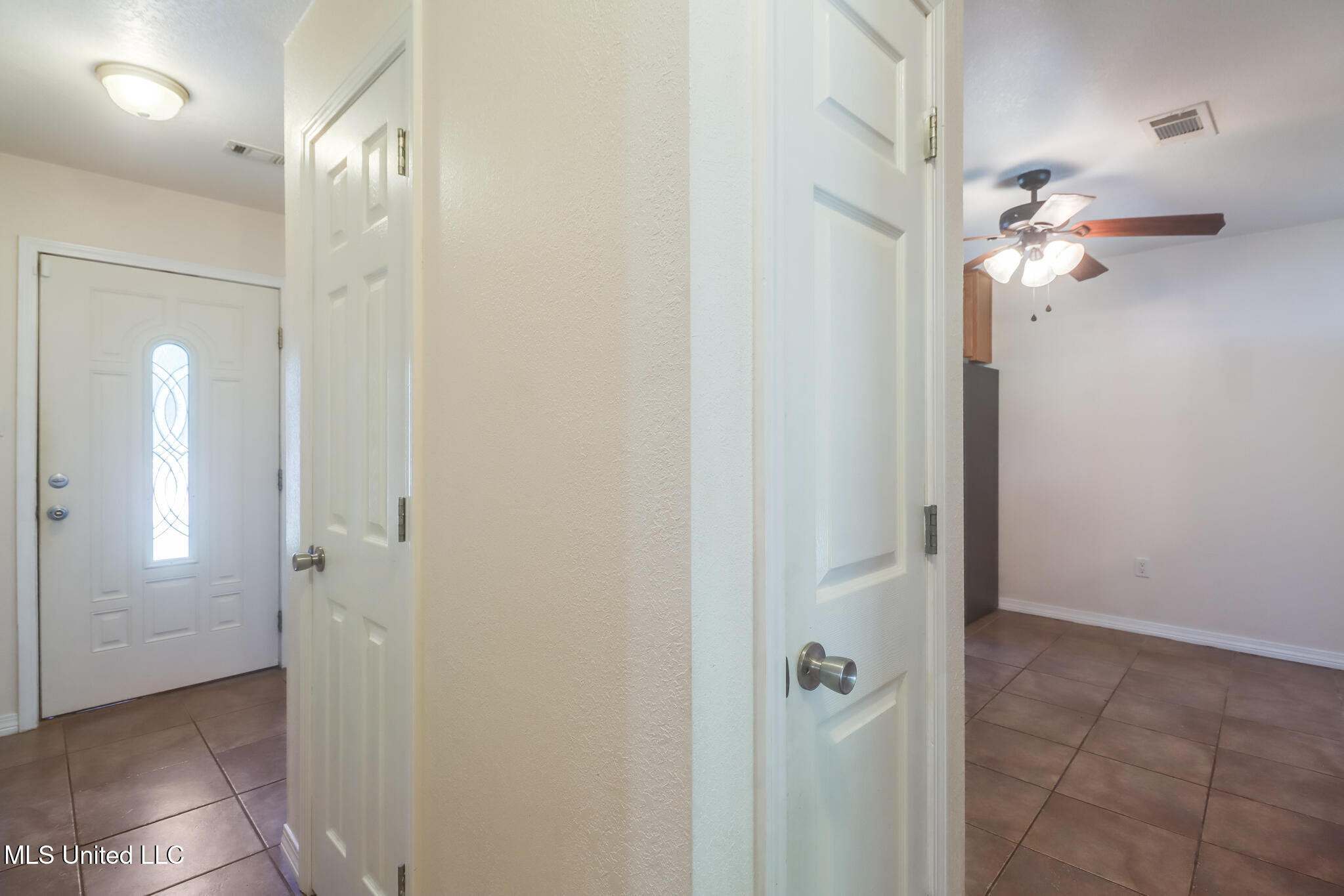 4096 Groveland Road Property Photo 2