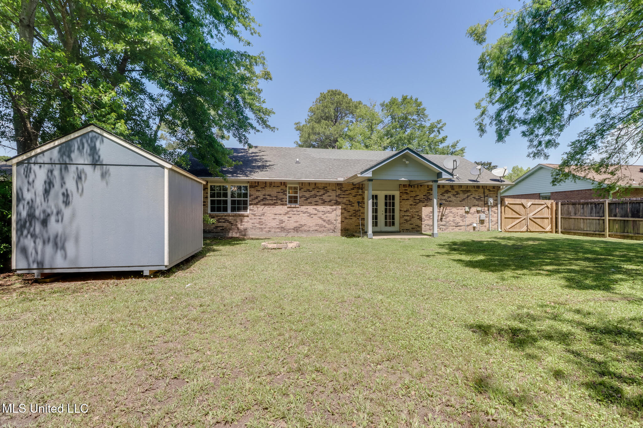 4096 Groveland Road Property Photo 19