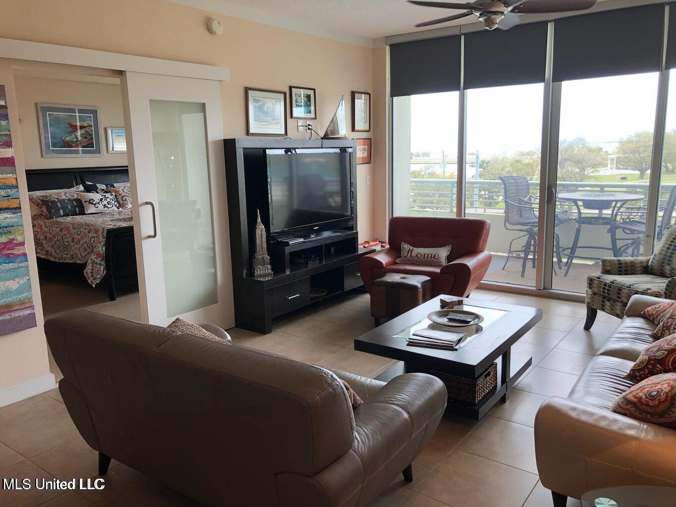 2060 Beach Boulevard Property Photo 3